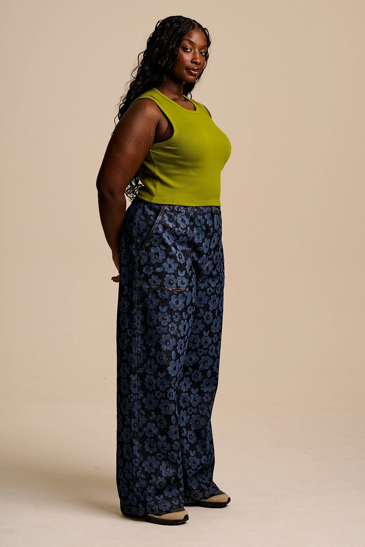 Delores - Wide Leg Denim Jeans in Indigo Vida Floral - Image 8