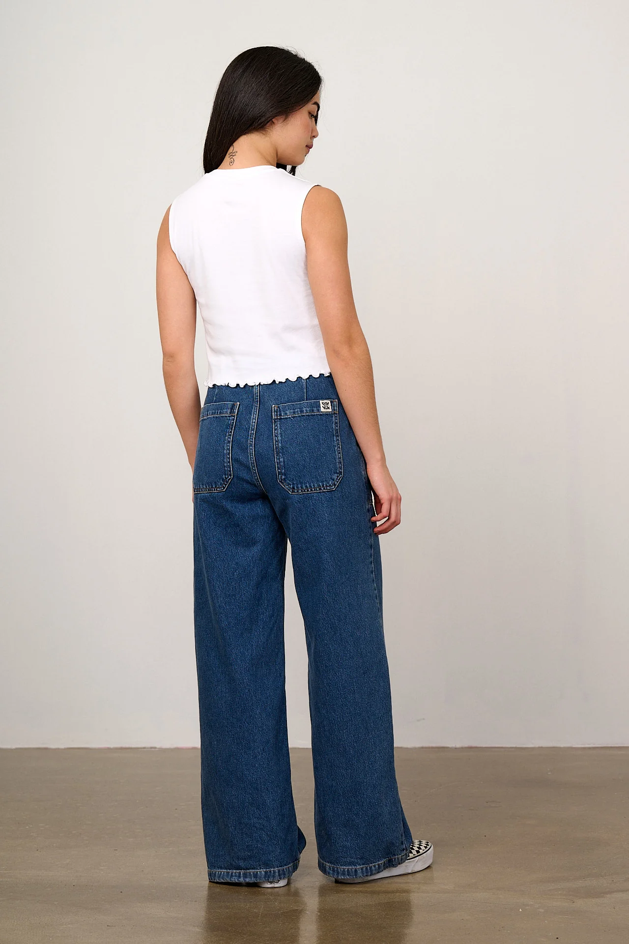 Delores - Wide Leg Denim Jeans in Mid Wash Blue - Image 4