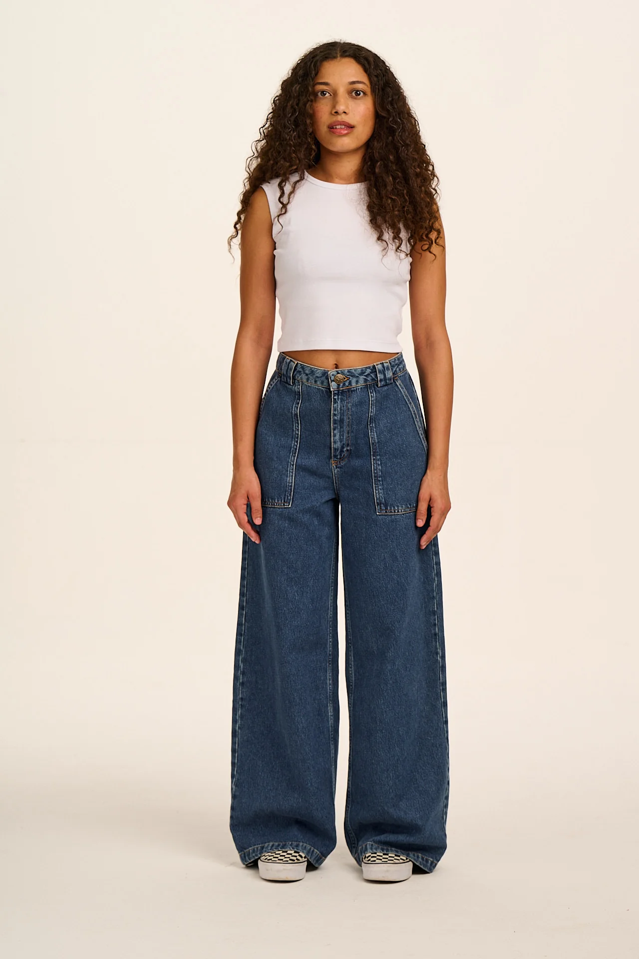 Delores - Wide Leg Denim Jeans in Mid Wash Blue - Image 6