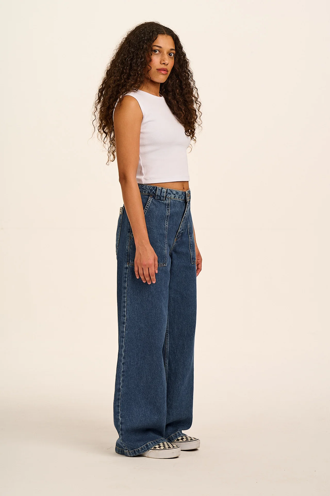 Delores - Wide Leg Denim Jeans in Mid Wash Blue - Image 7
