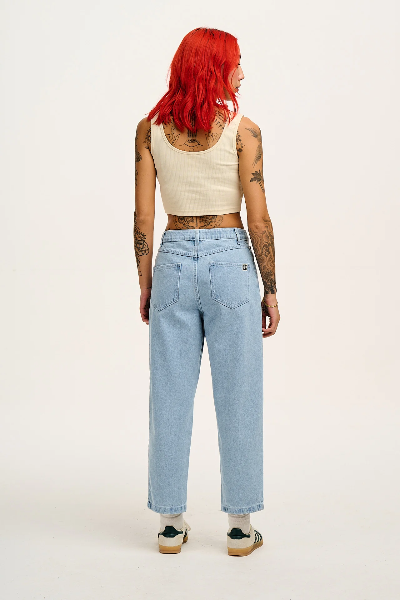 Drew - Cropped Straight Leg Denim Jeans in Light Wash Blue - Image 8