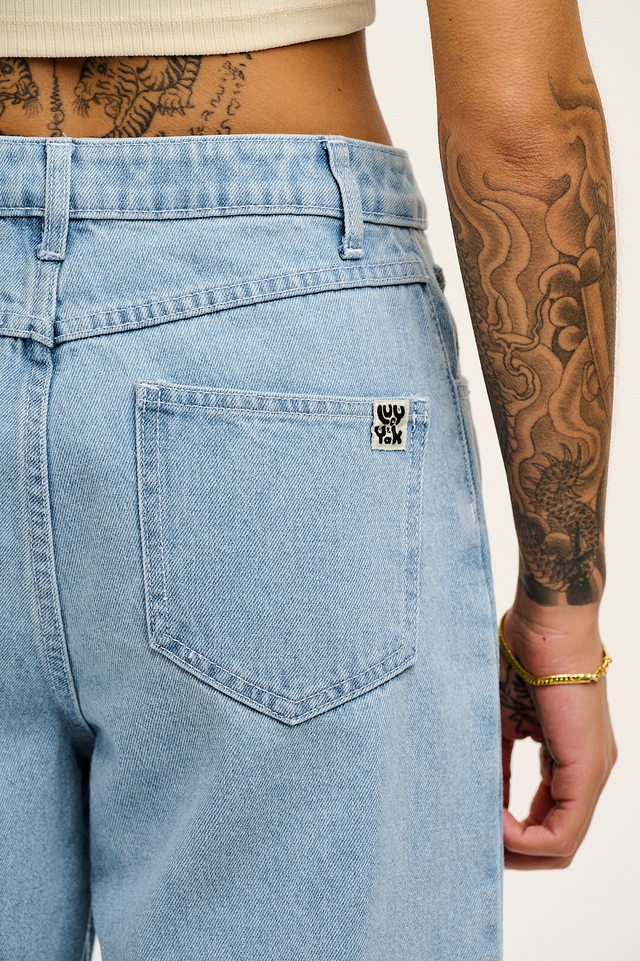 Drew - Cropped Straight Leg Denim Jeans in Light Wash Blue - Image 9