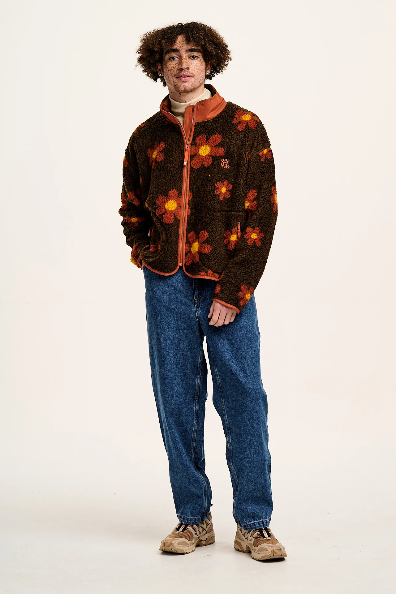 Drew - Cropped Straight Leg Denim Jeans in Mid Wash Blue - Image 10
