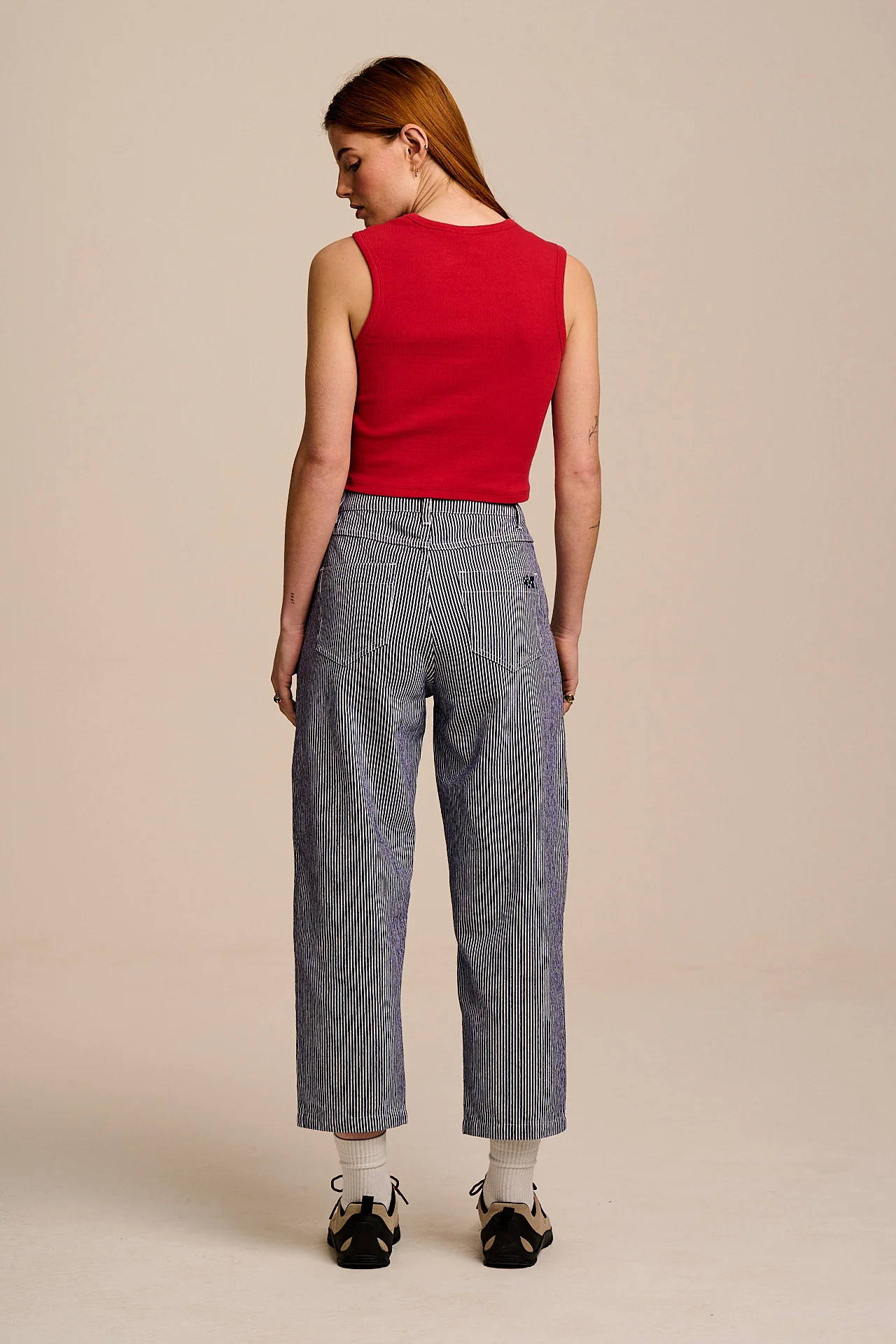 Drew - Cropped Straight Leg Cotton Trousers in Navy Stripe - Image 10
