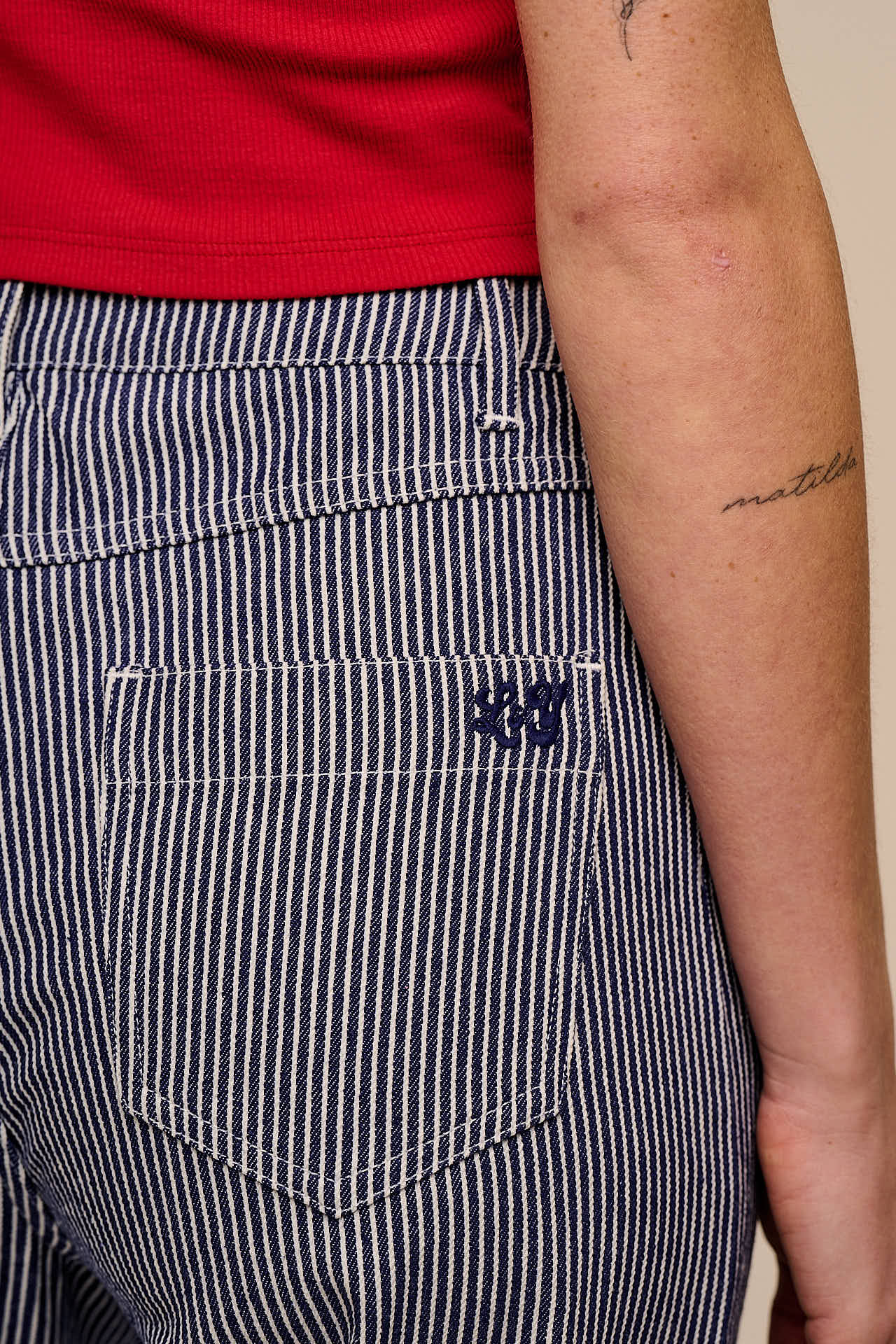 Drew - Cropped Straight Leg Cotton Trousers in Navy Stripe - Image 3