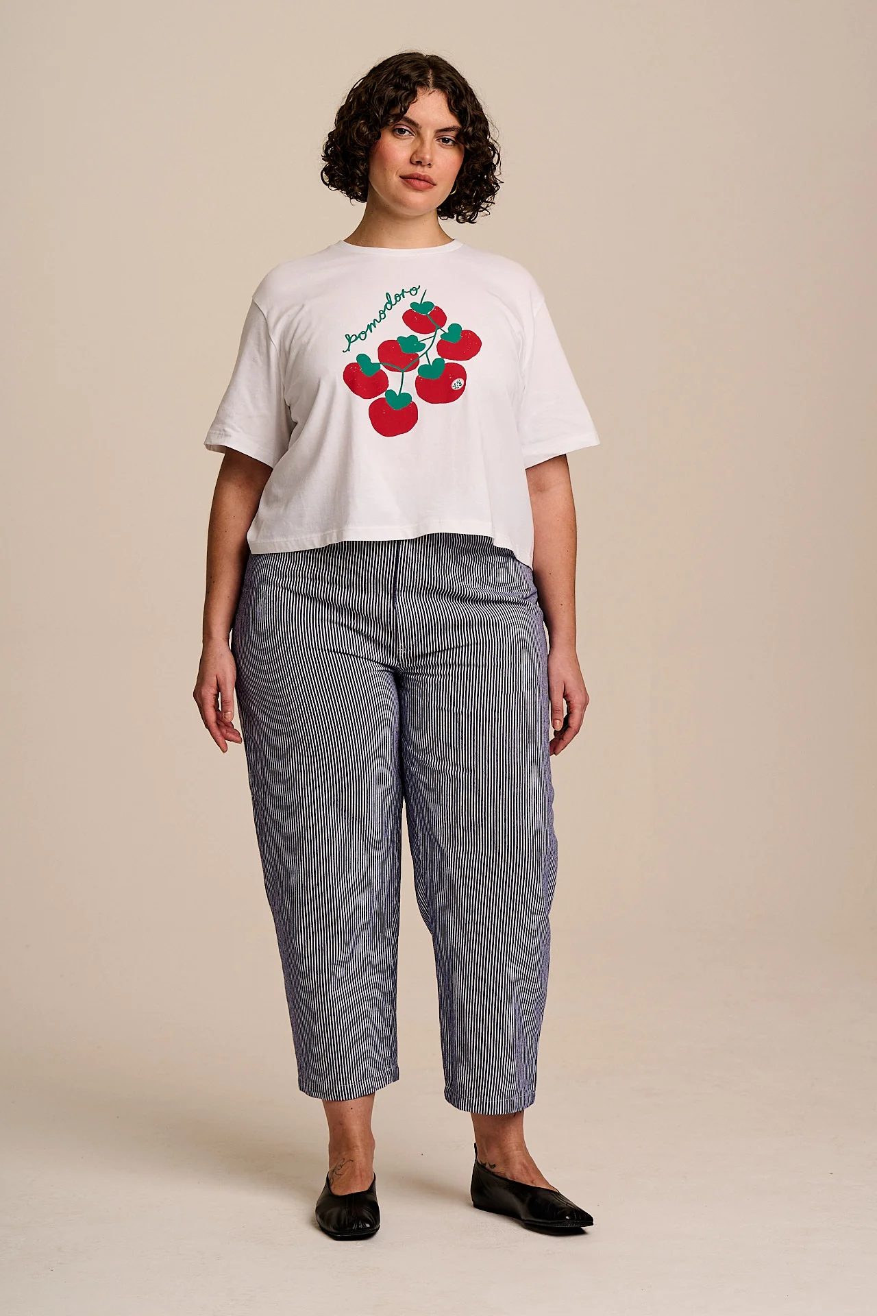 Drew - Cropped Straight Leg Cotton Trousers in Navy Stripe - Image 6