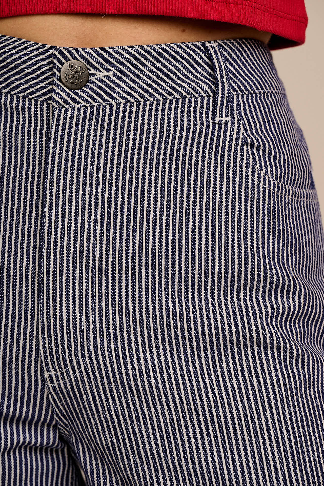 Drew - Cropped Straight Leg Cotton Trousers in Navy Stripe - Image 8