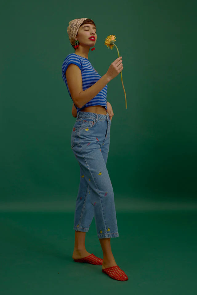 Drew - Cropped Straight Legged Cotton Trousers in Light Wash Veg Embroidery - Image 5