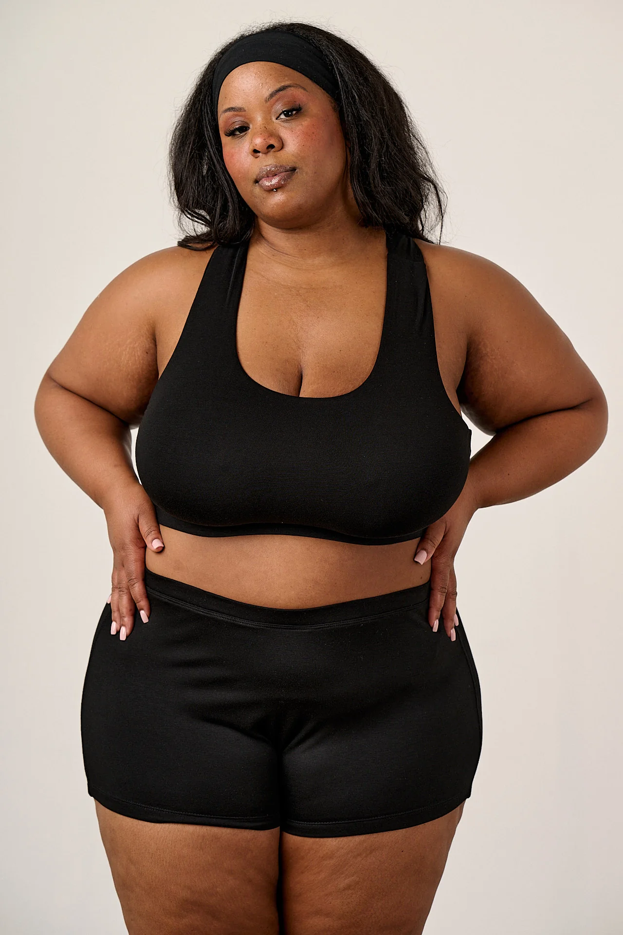 Emil - Viscose Crop Top in Black - Image 4