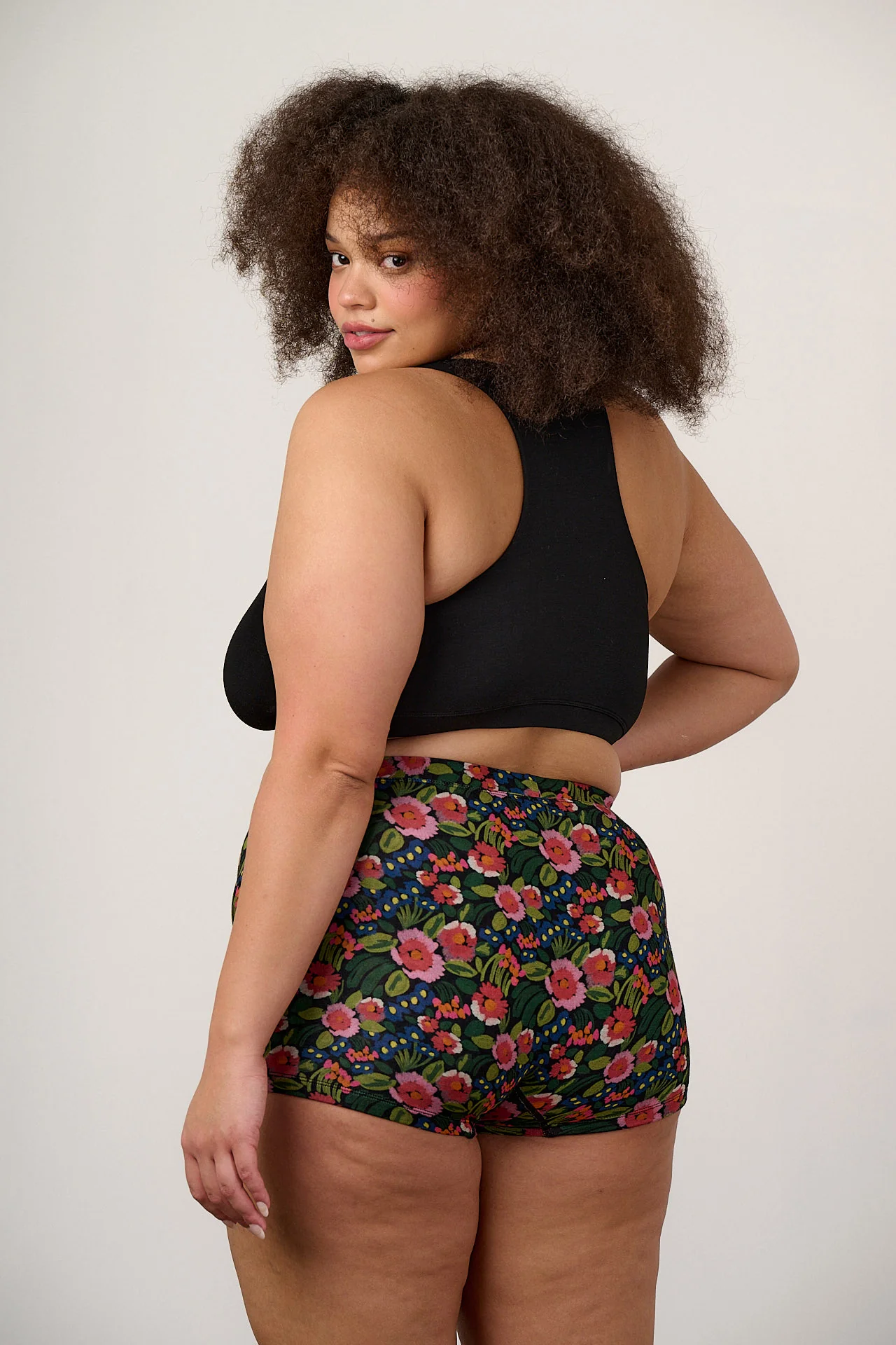 Emil - Viscose Crop Top in Black - Image 6