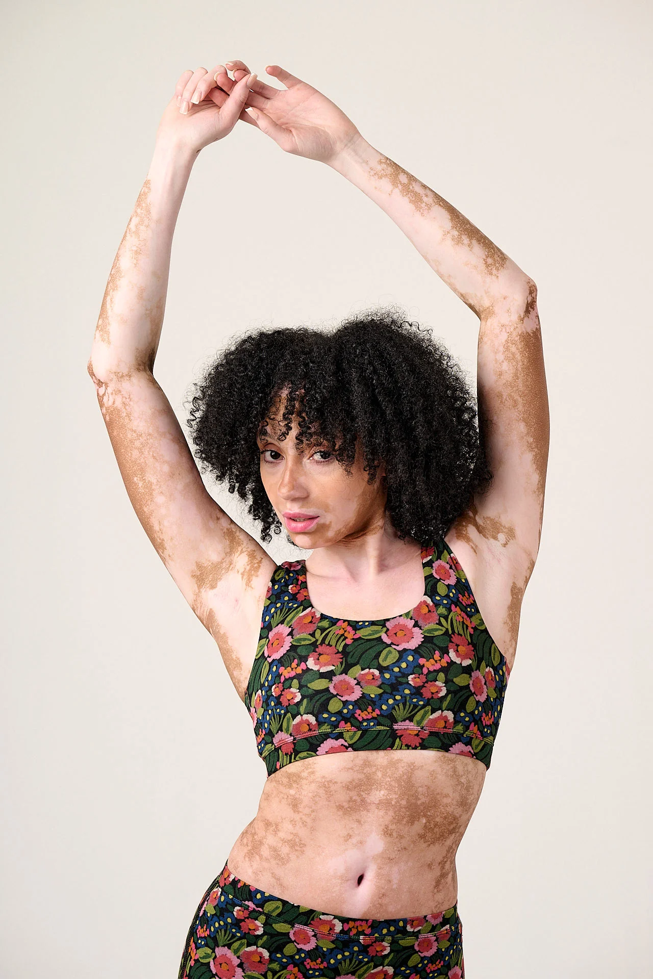 Emil - Viscose Crop Top in Black Marie - Image 3