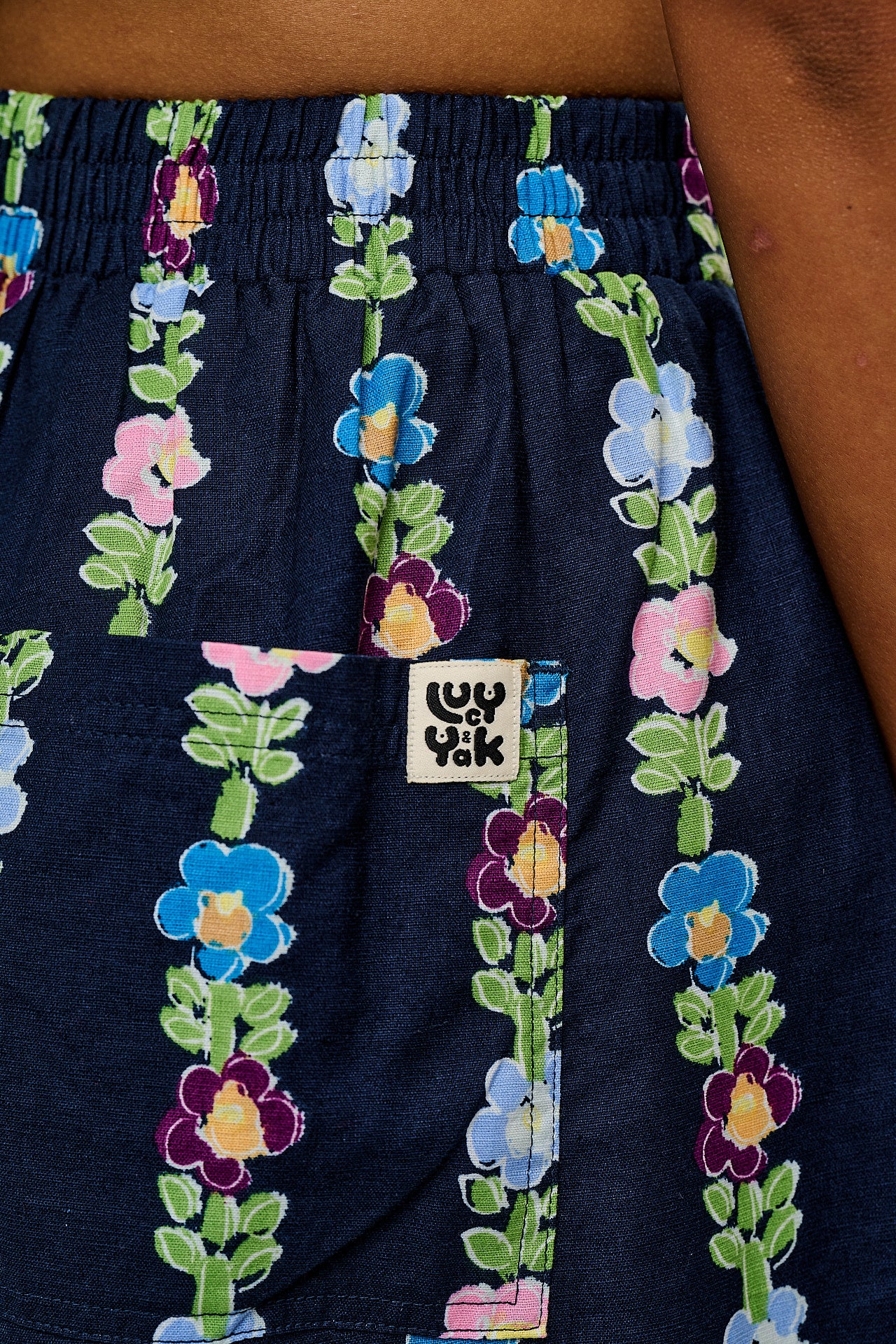 Freddie - Barrel Leg Cotton & Linen Trousers in Navy Island Bloom Print - Image 5