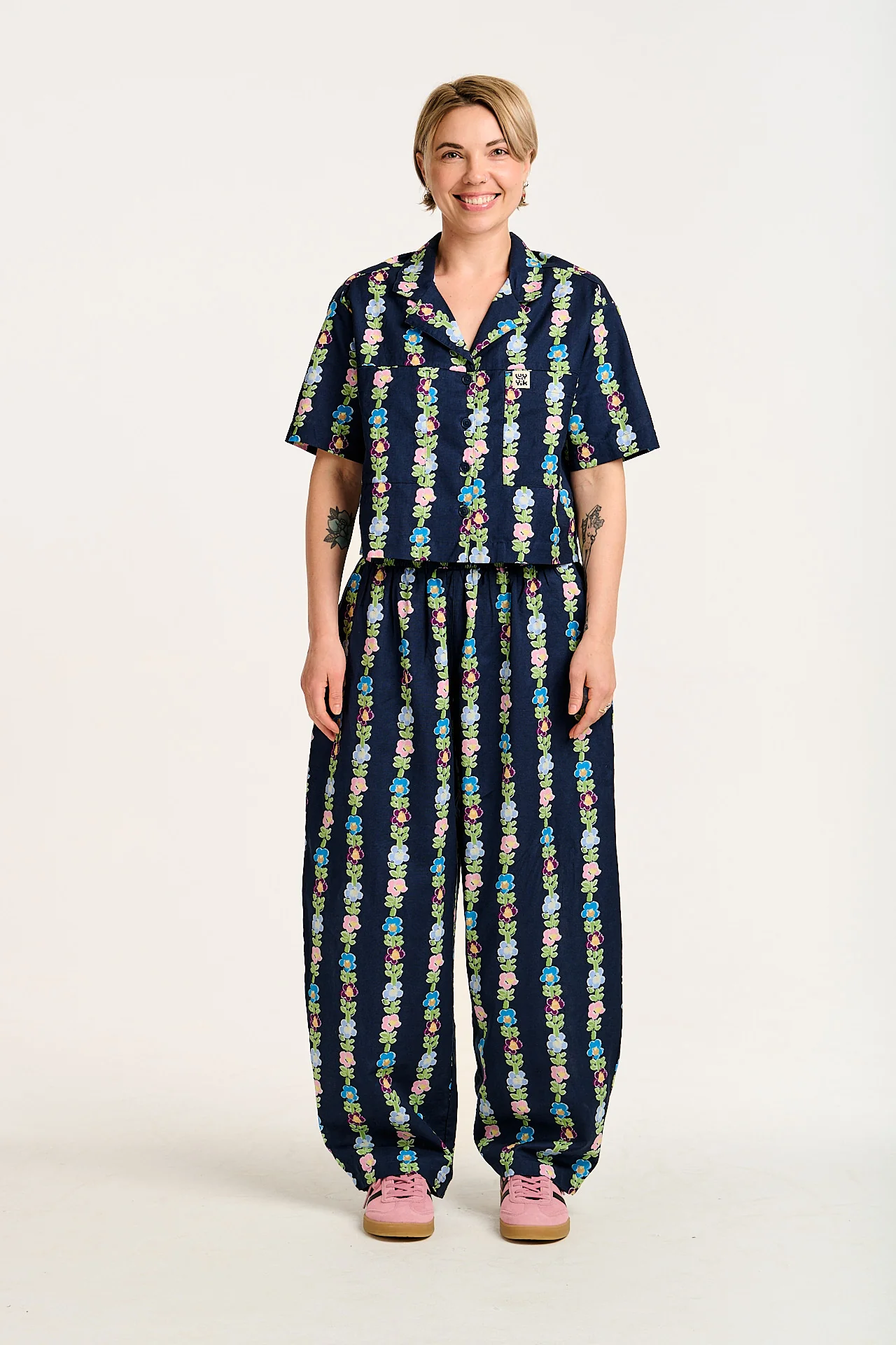 Freddie - Barrel Leg Cotton & Linen Trousers in Navy Island Bloom Print - Image 7