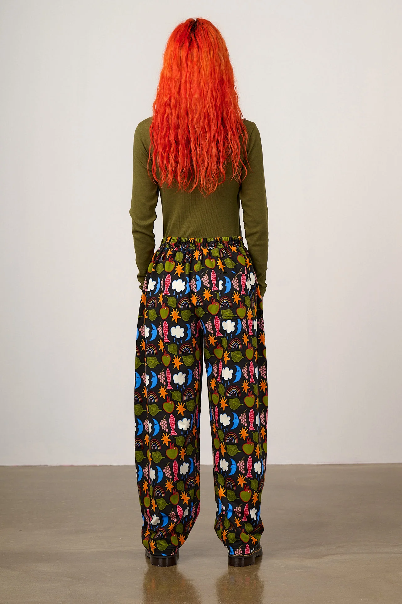 Freddie - Barrel Leg Cotton Jersey Trousers in Naive Shapes Print - Image 5