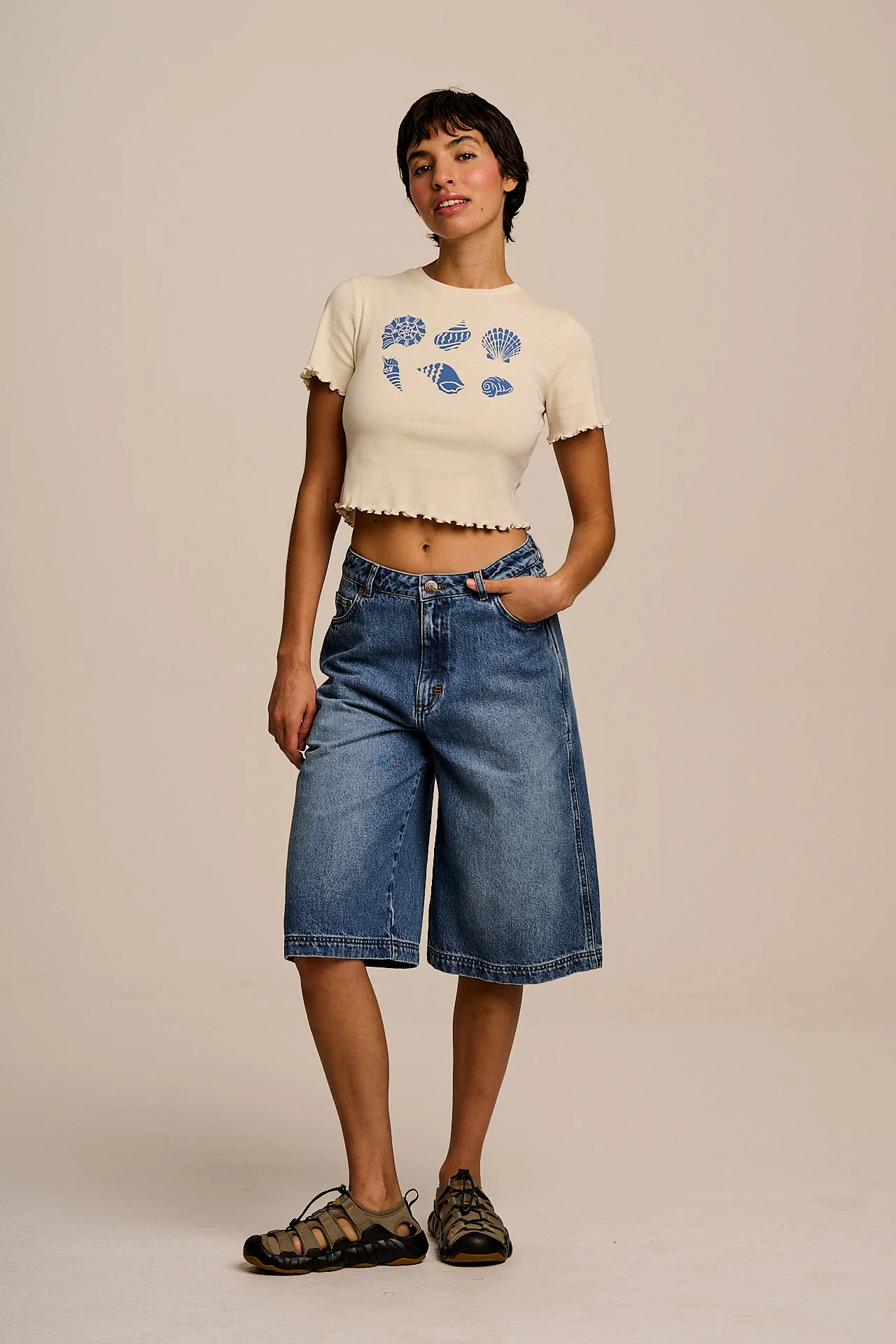 Greta - Cropped Cotton Top in Ecru Shell Print - Image 4