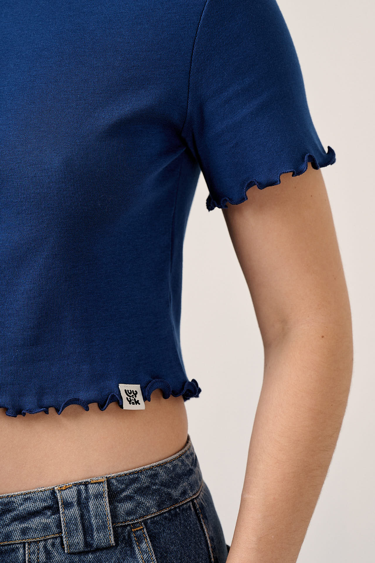 Greta - Cropped Cotton Top in Navy with Flower Embroidery - Image 4