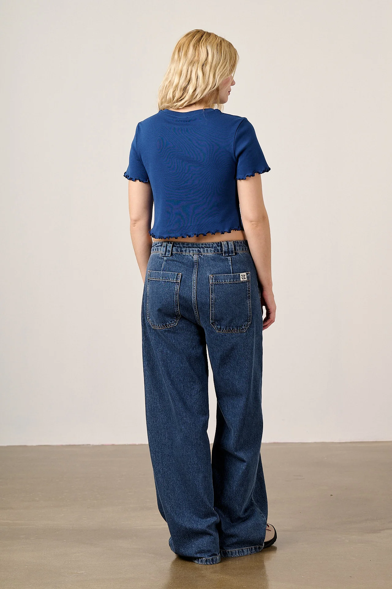 Greta - Cropped Cotton Top in Navy with Flower Embroidery - Image 5