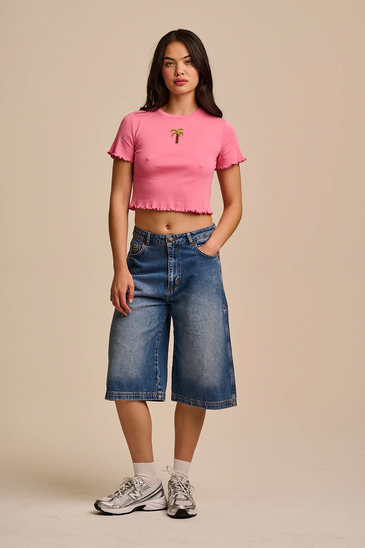 Greta - Cropped Cotton Top in Pink with Palm Embroidery - Image 4