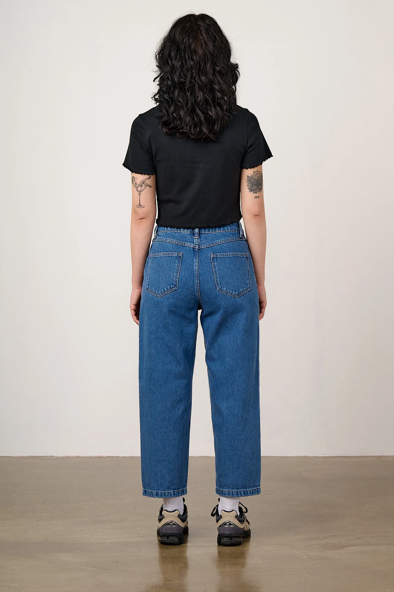 Greta - Cropped Cotton Top in Black - Image 4