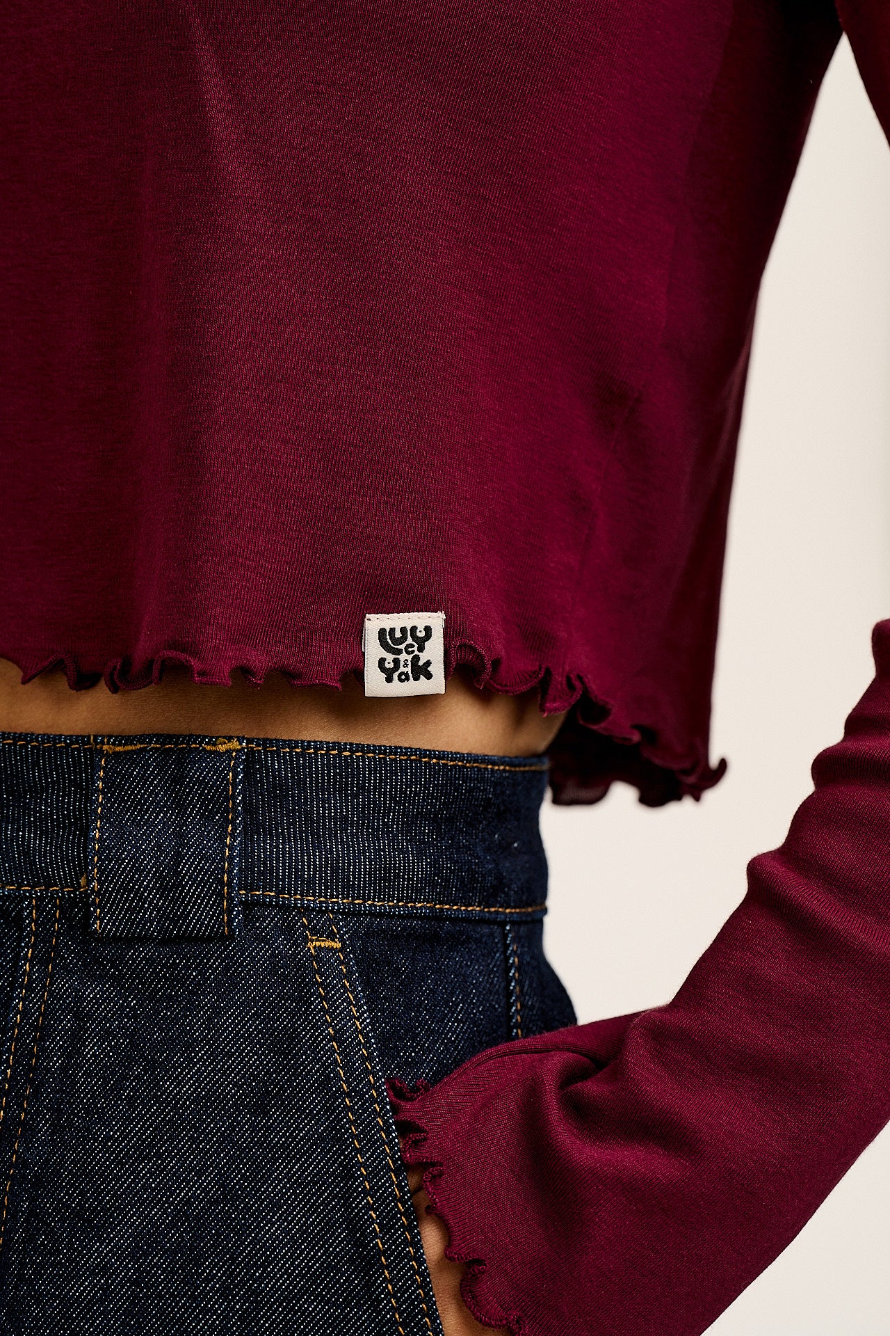 Hansel - Long Sleeve Cotton Crop Top in Wine - Image 4