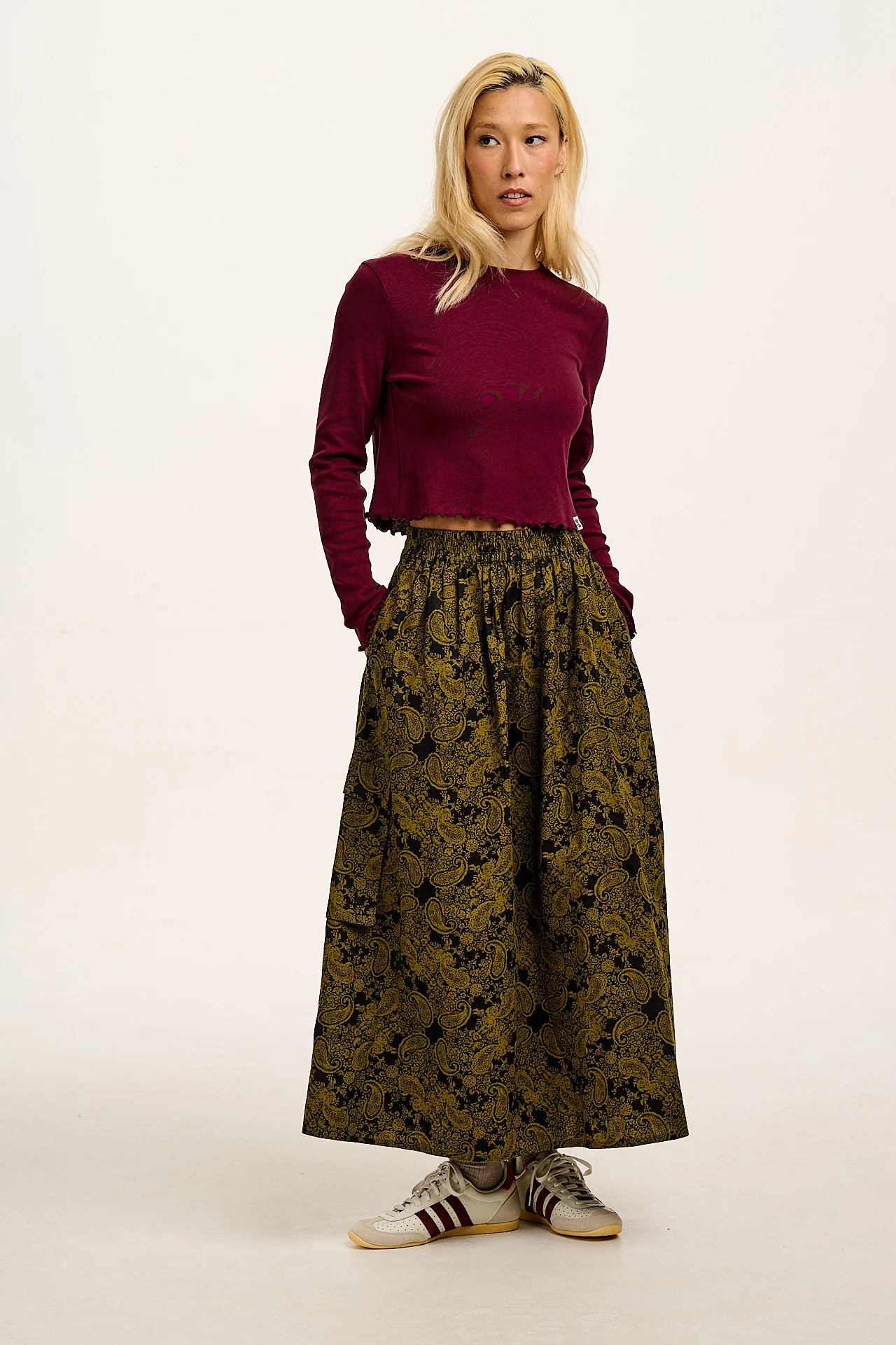 Hansel - Long Sleeve Cotton Crop Top in Wine - Image 5