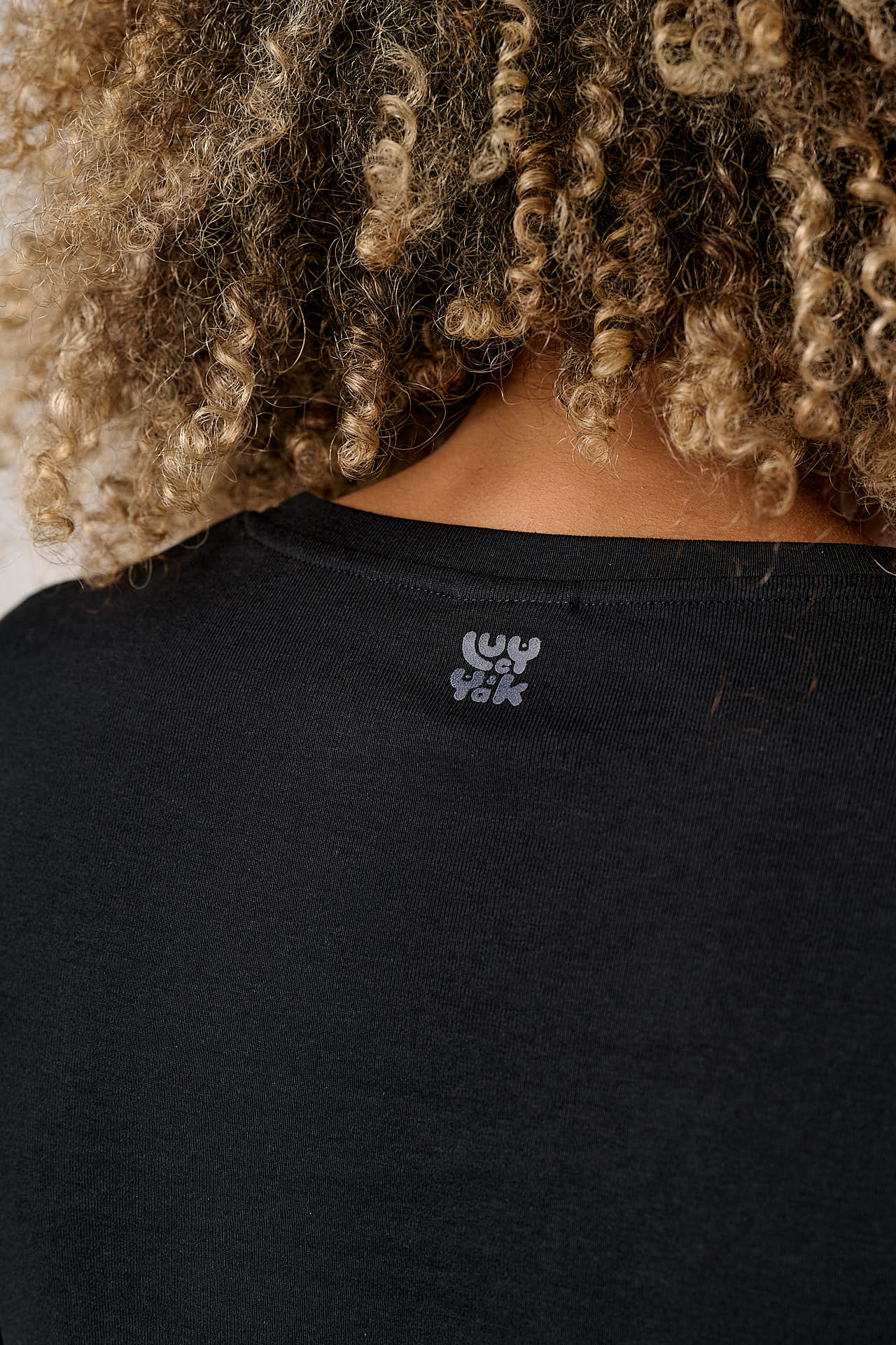 Hansel - Long Sleeve Cotton Crop Top in Black - Image 2