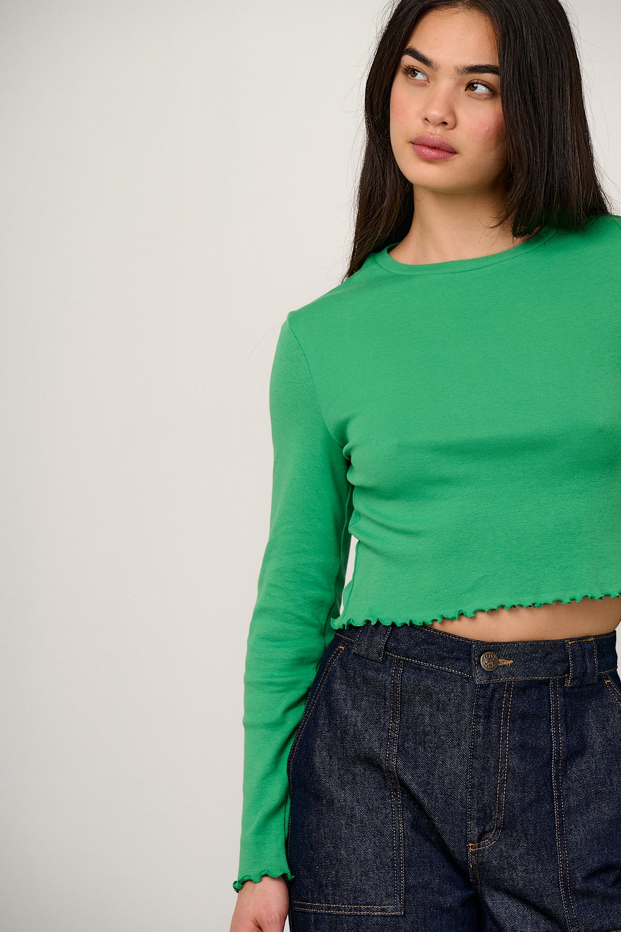 Hansel - Long Sleeve Cotton Crop Top in Kelly Green - Image 4