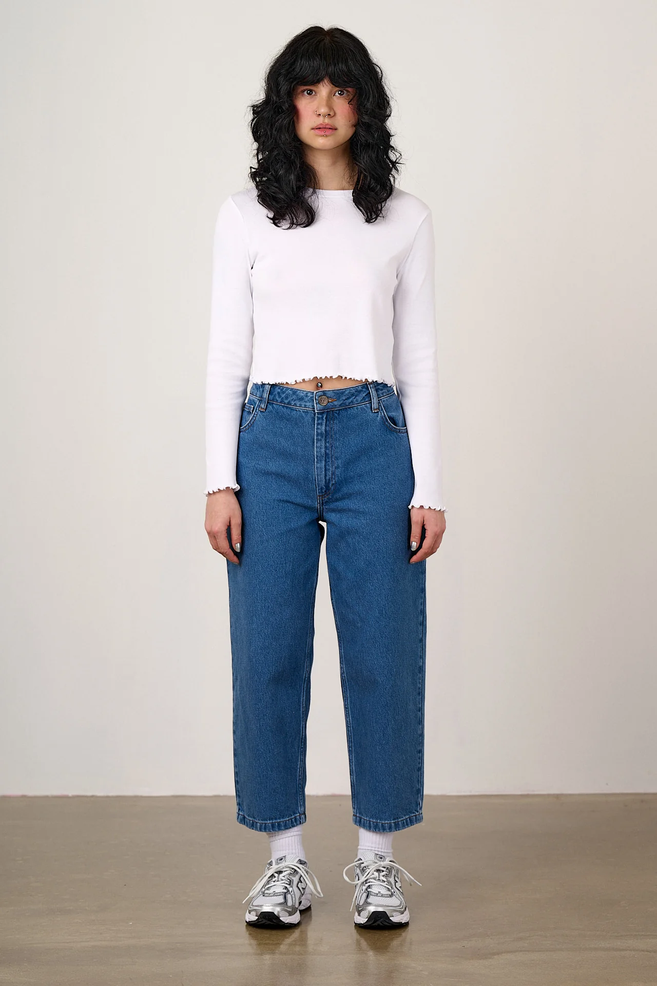 Hansel - Long Sleeve Cotton Crop Top in White - Image 3