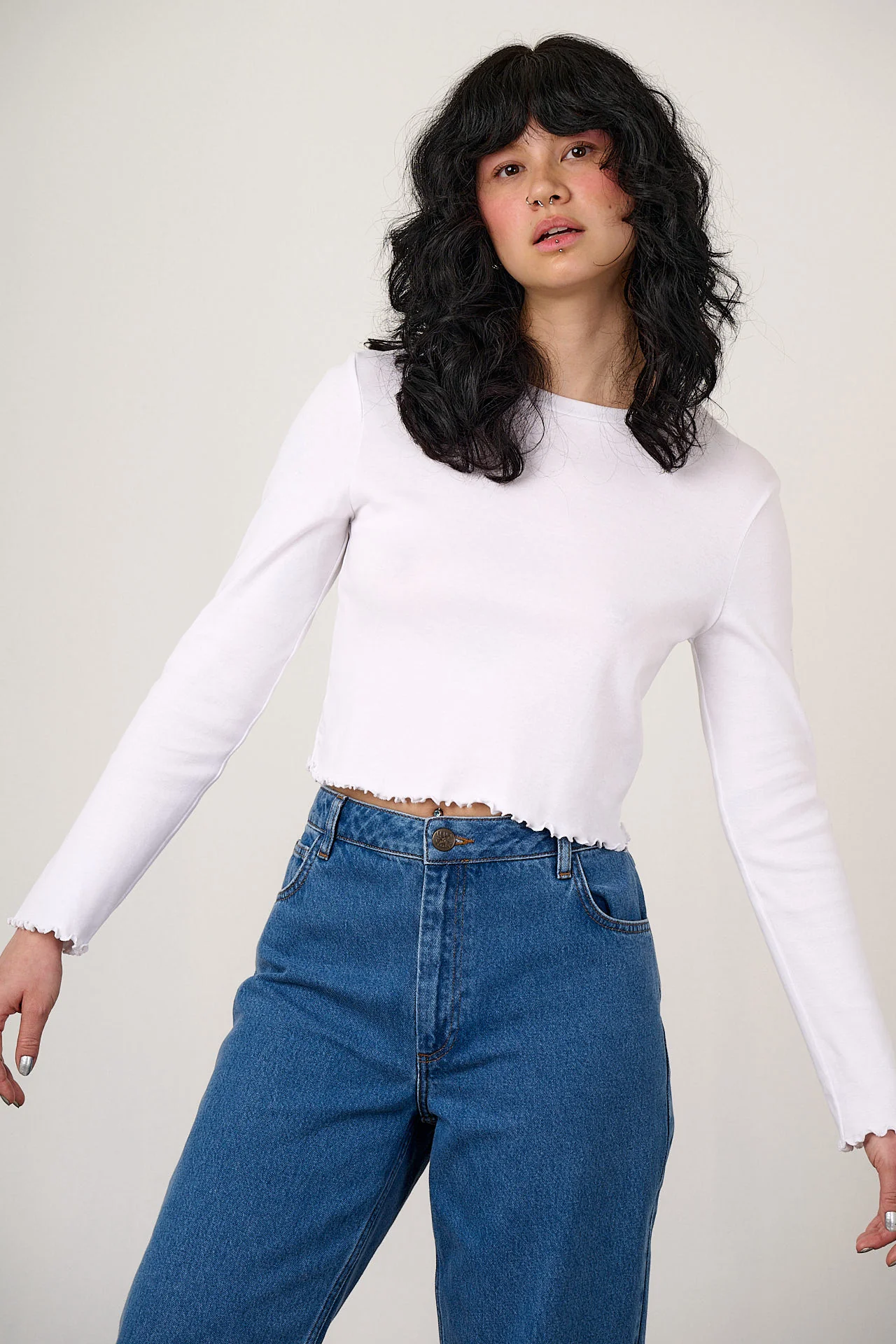 Hansel - Long Sleeve Cotton Crop Top in White - Image 5