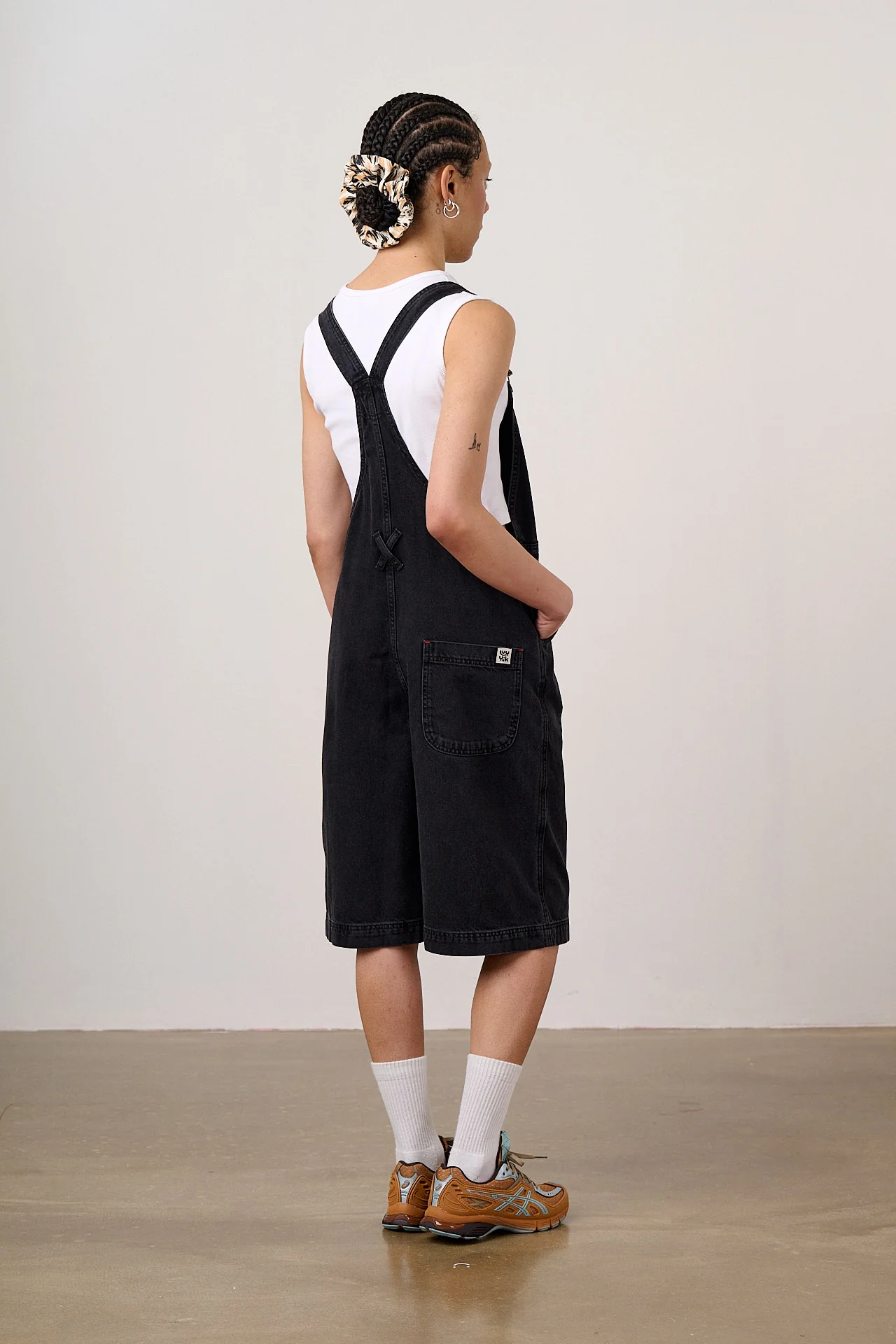 Jara - Denim Dungarees Shorts in Black Wash - Image 5