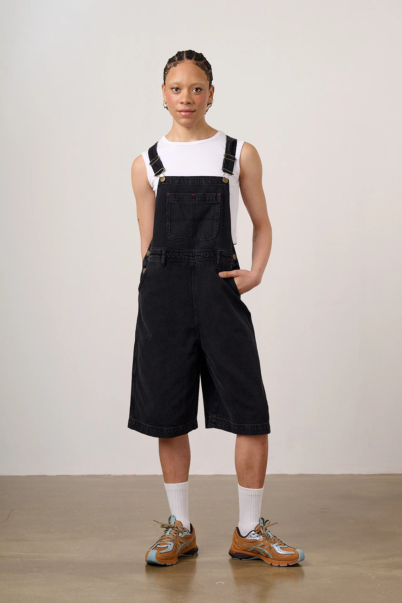 Jara - Denim Dungarees Shorts in Black Wash - Image 7