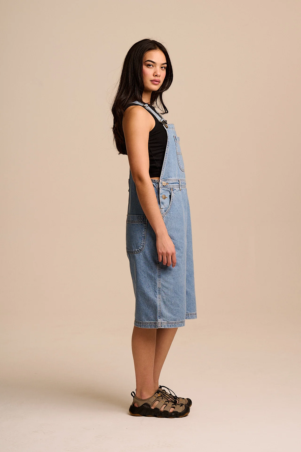 Jara - Denim Dungarees Shorts in Light Wash with Metal Clasps - Image 10