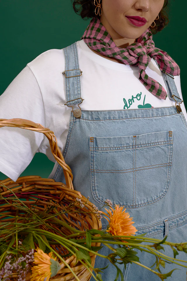 Jara - Denim Dungarees Shorts in Light Wash with Metal Clasps - Image 3