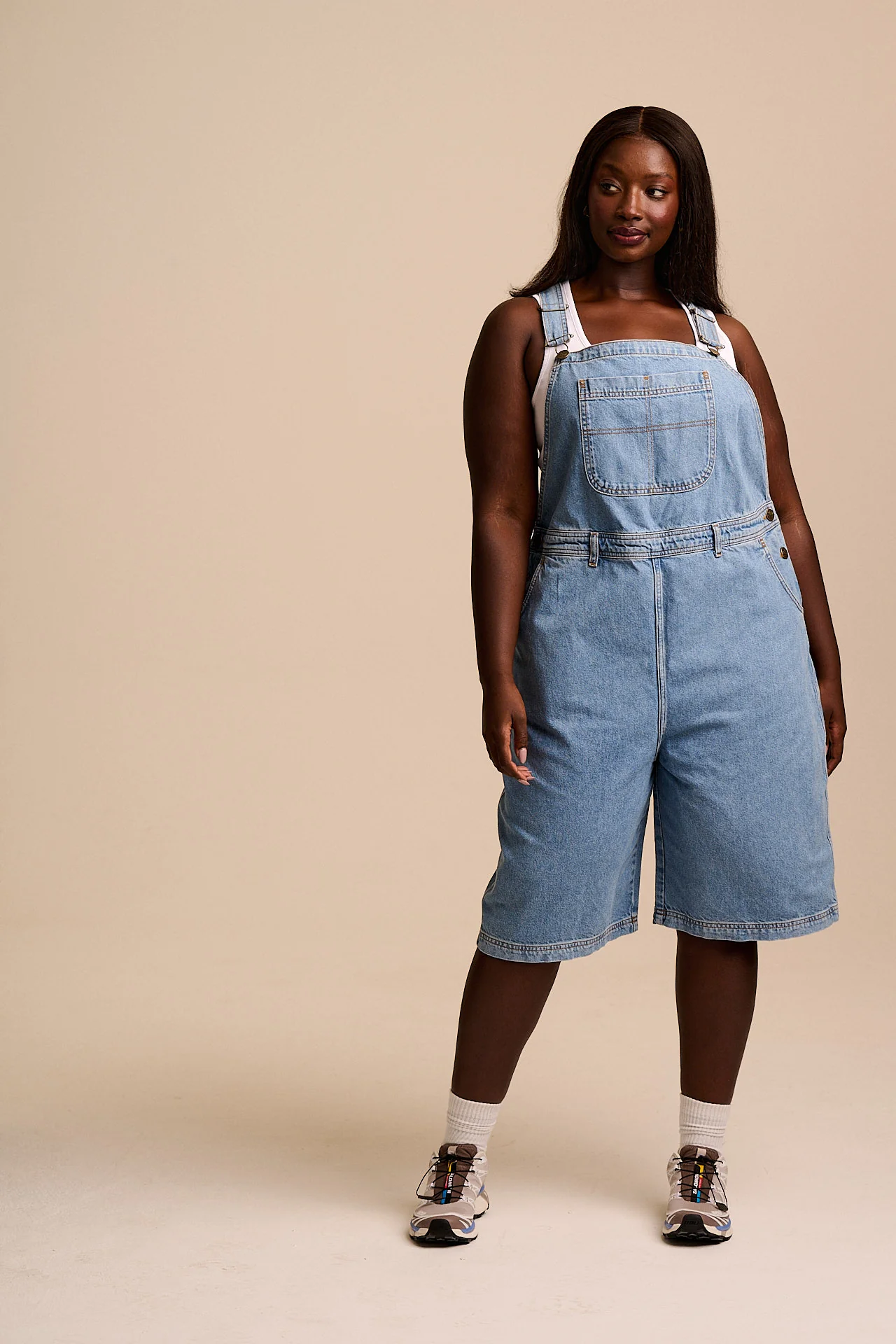 Jara - Denim Dungarees Shorts in Light Wash with Metal Clasps - Image 5