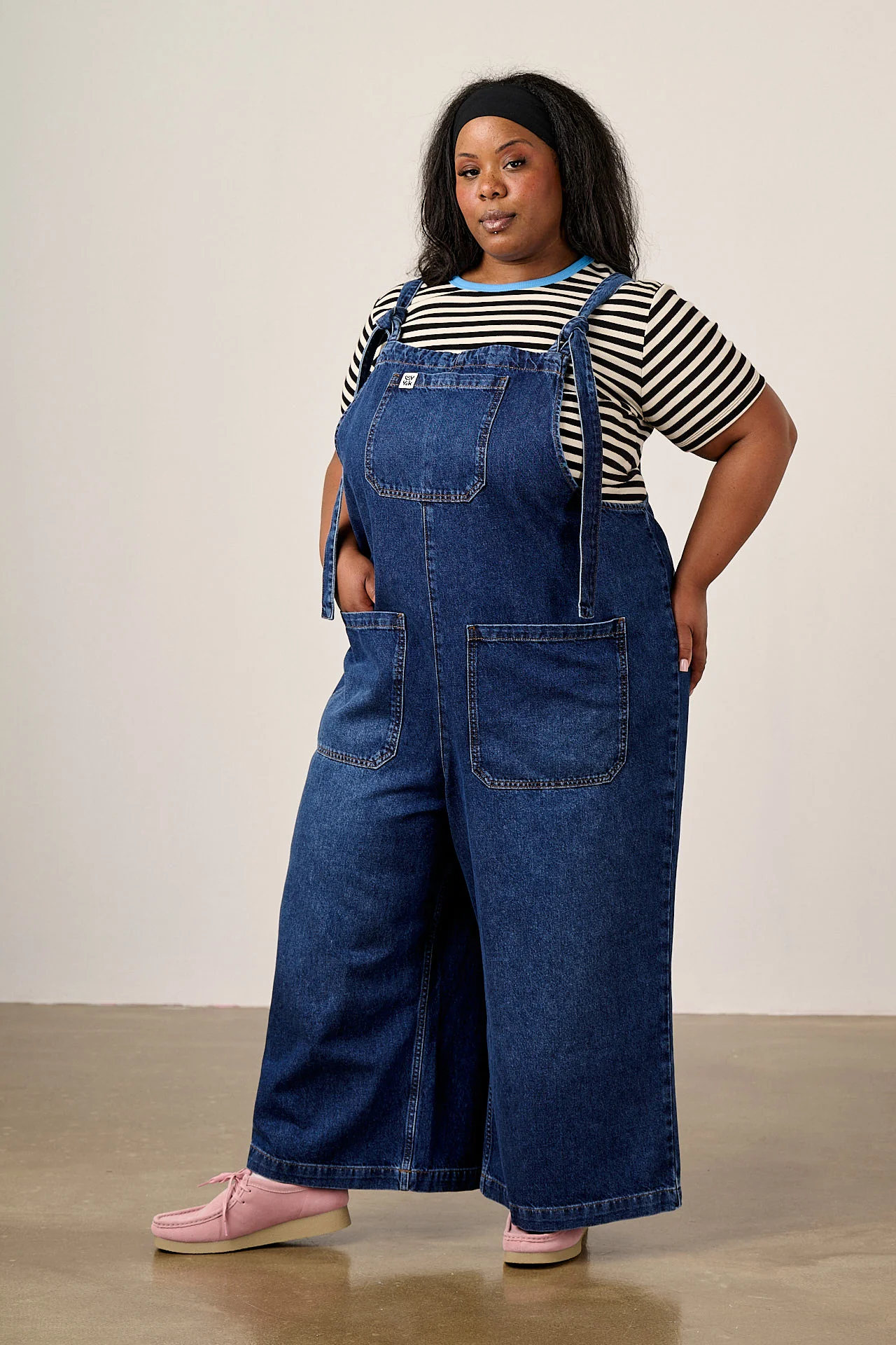 Jenny - Denim Wide Leg Dungarees in Vintage Wash - Image 5