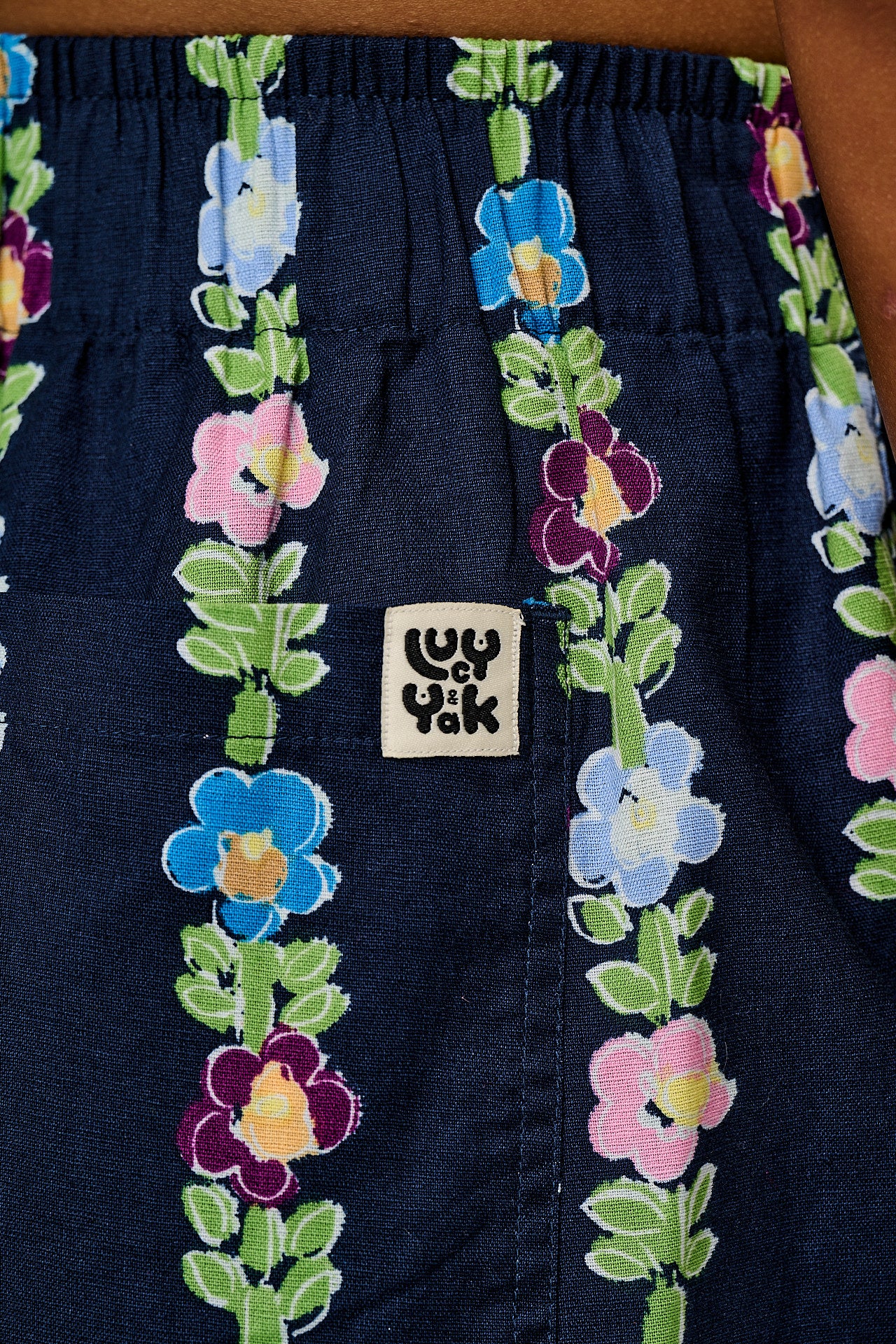 Jessie - Cotton & Linen Shorts in Navy Island Bloom Floral Print - Image 4