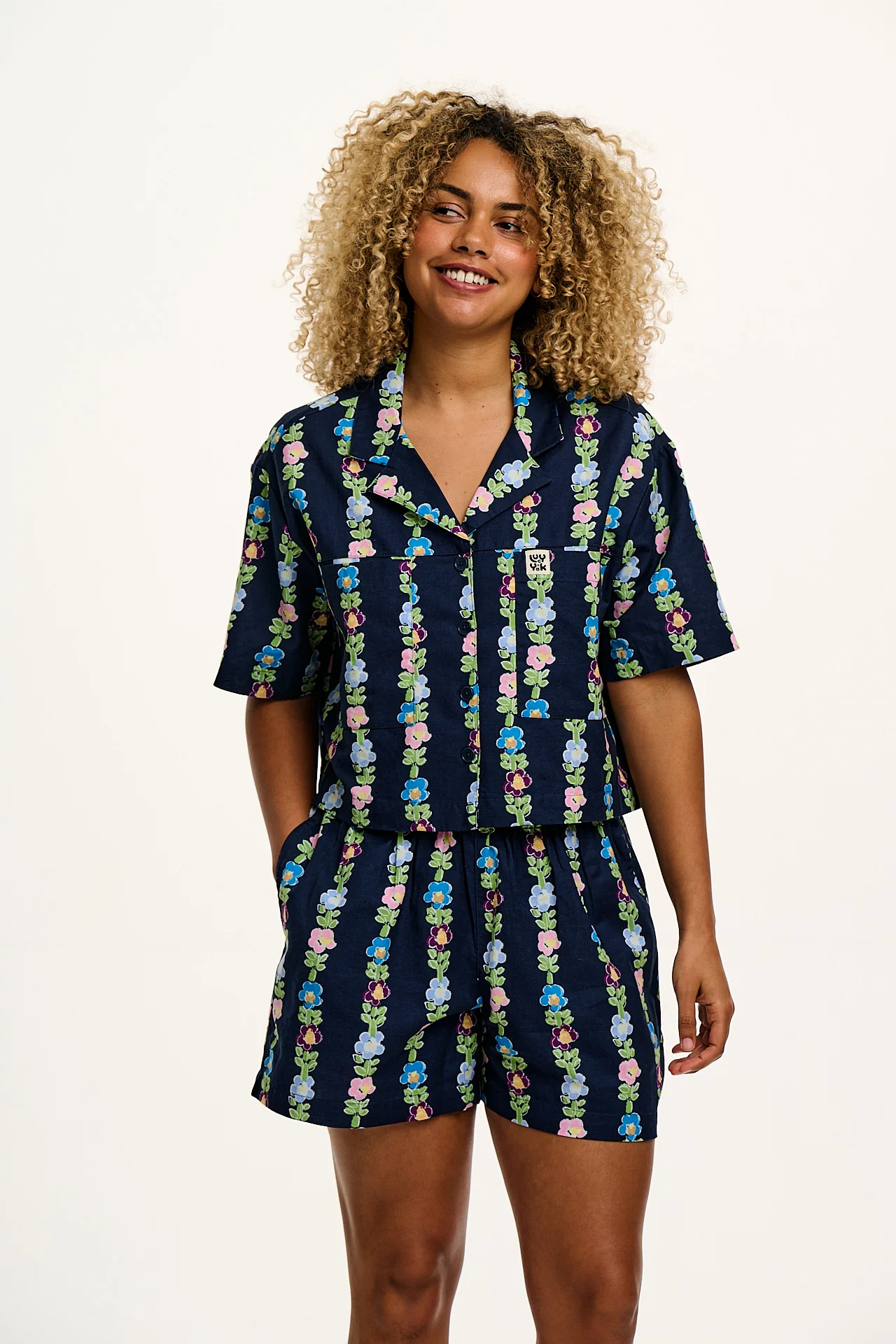 Jessie - Cotton & Linen Shorts in Navy Island Bloom Floral Print - Image 6