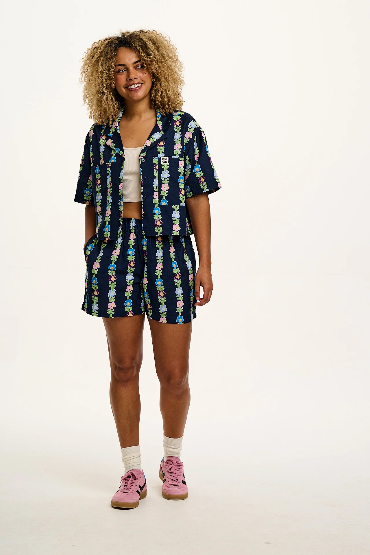 Jessie - Cotton & Linen Shorts in Navy Island Bloom Floral Print - Image 7