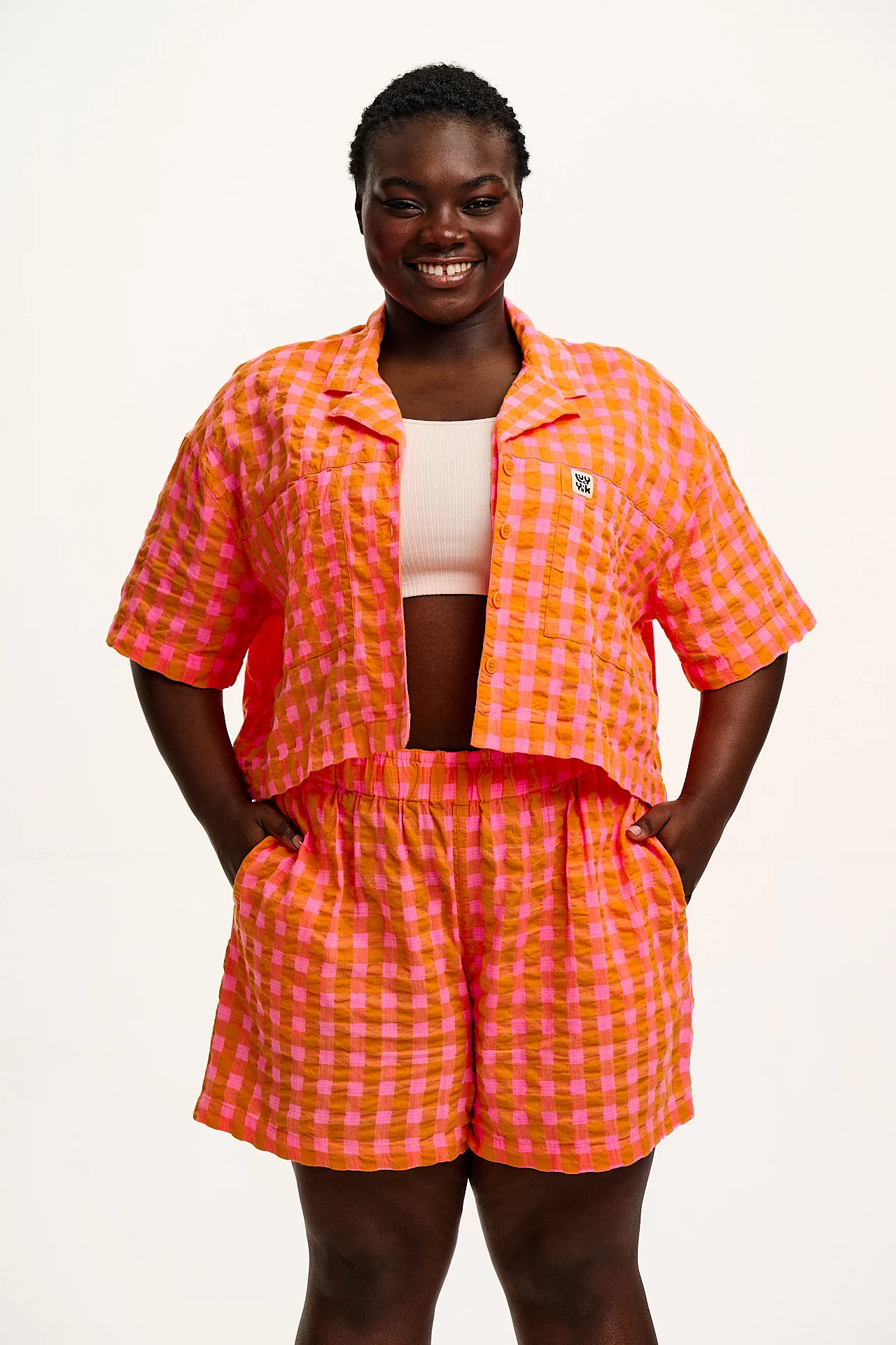 Jessie - Cotton Seersucker Shorts in Pink & Orange Gingham - Image 4
