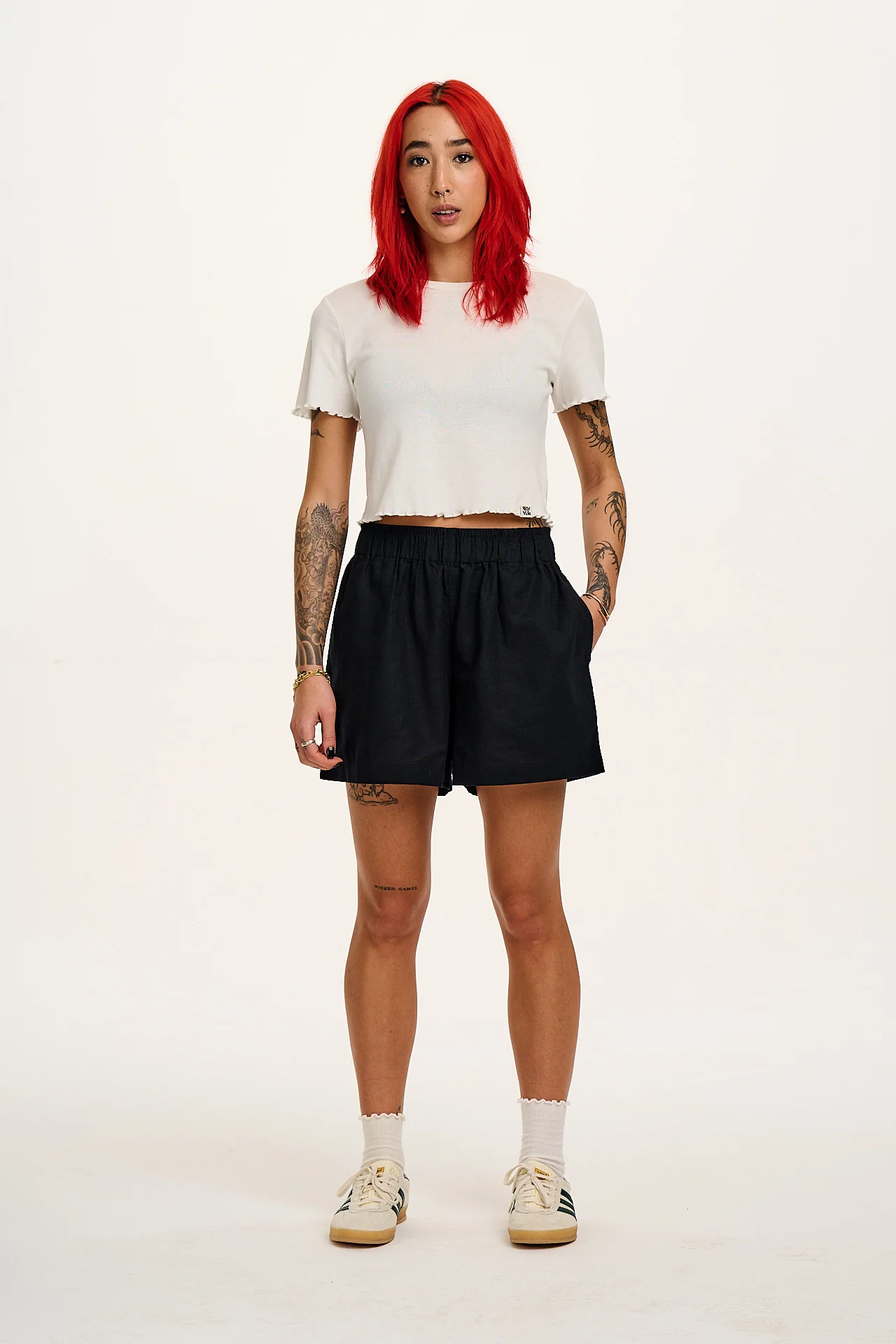 Jessie - Cotton & Linen Shorts in Black