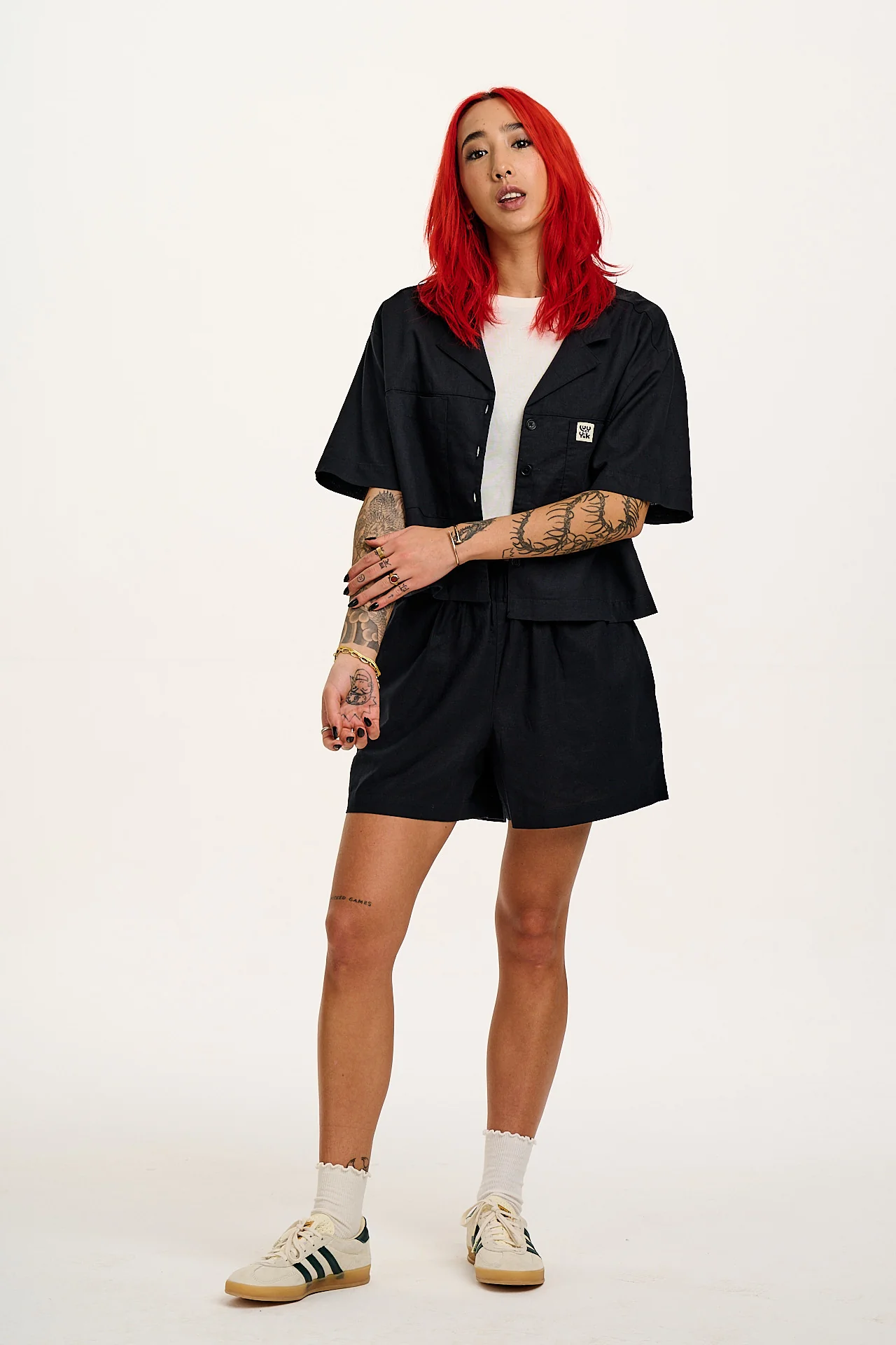 Jessie - Cotton & Linen Shorts in Black - Image 3