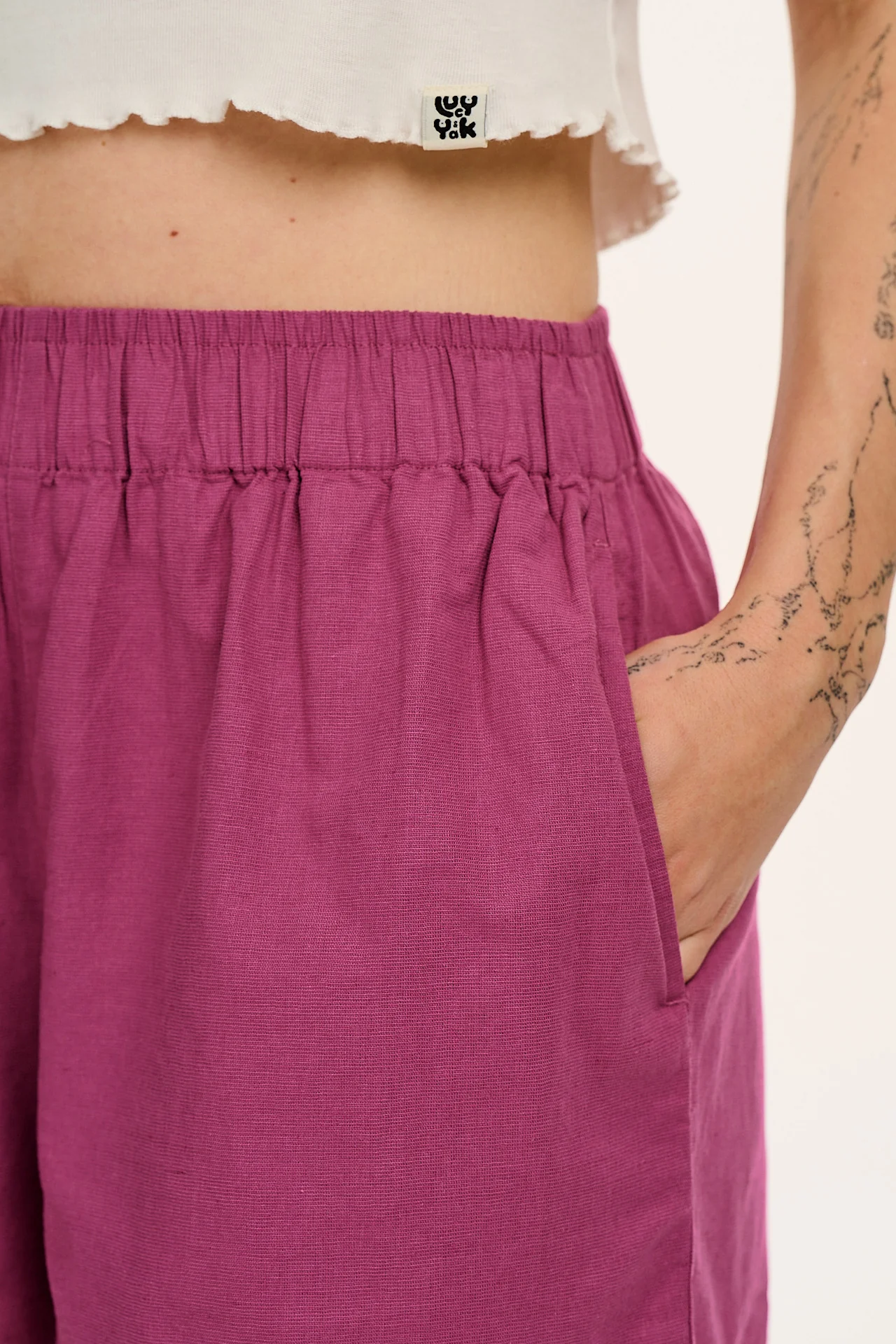 Jessie - Cotton & Linen Shorts in Dahlia Pink - Image 3