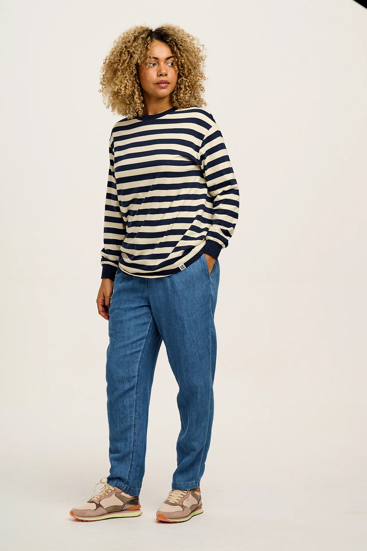 Kenny - Long Sleeve Skater Cotton T-Shirt in Navy & Ecru Stripe - Image 4