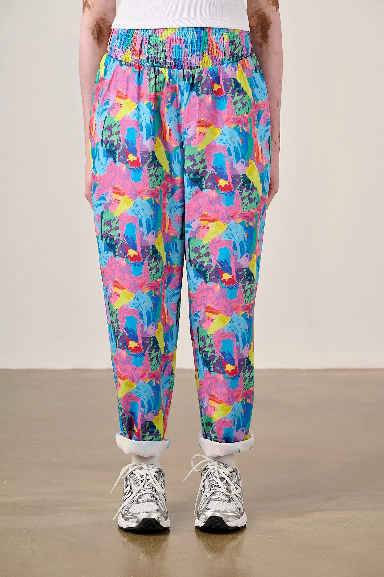 L.E Alexa - Cotton Trousers in Arthouse & Yak - Image 3