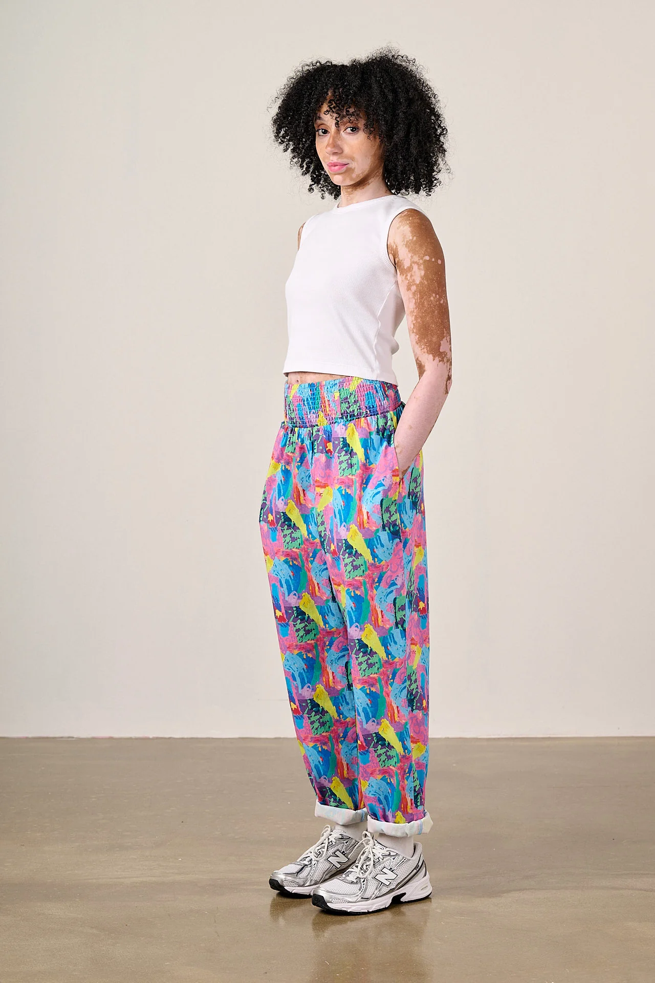 L.E Alexa - Cotton Trousers in Arthouse & Yak - Image 5