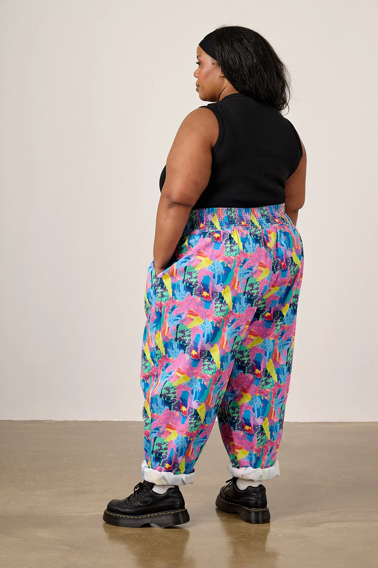 L.E Alexa - Cotton Trousers in Arthouse & Yak - Image 7