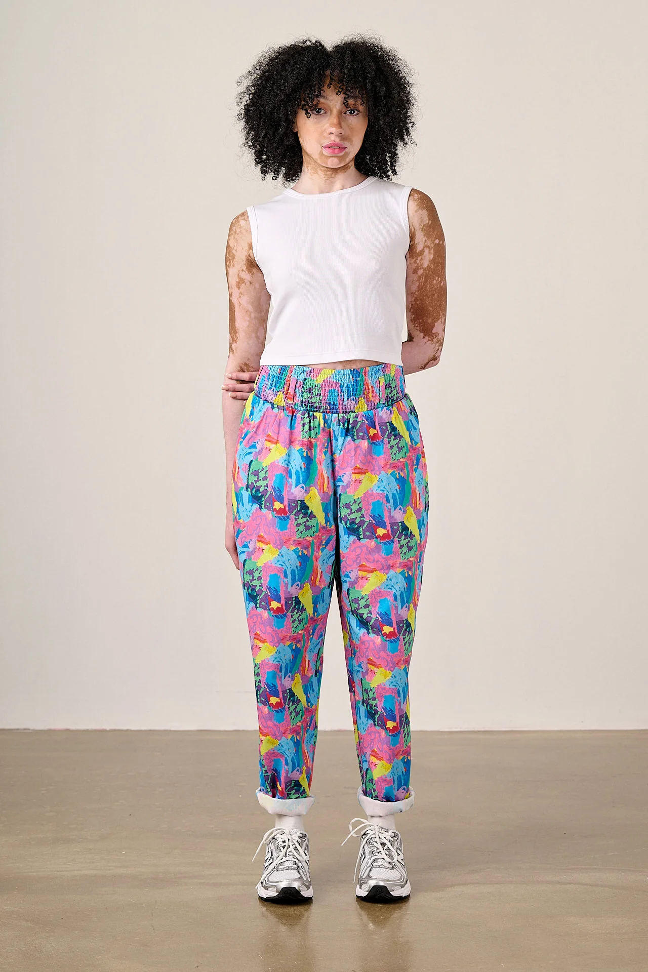 L.E Alexa - Cotton Trousers in Arthouse & Yak - Image 8