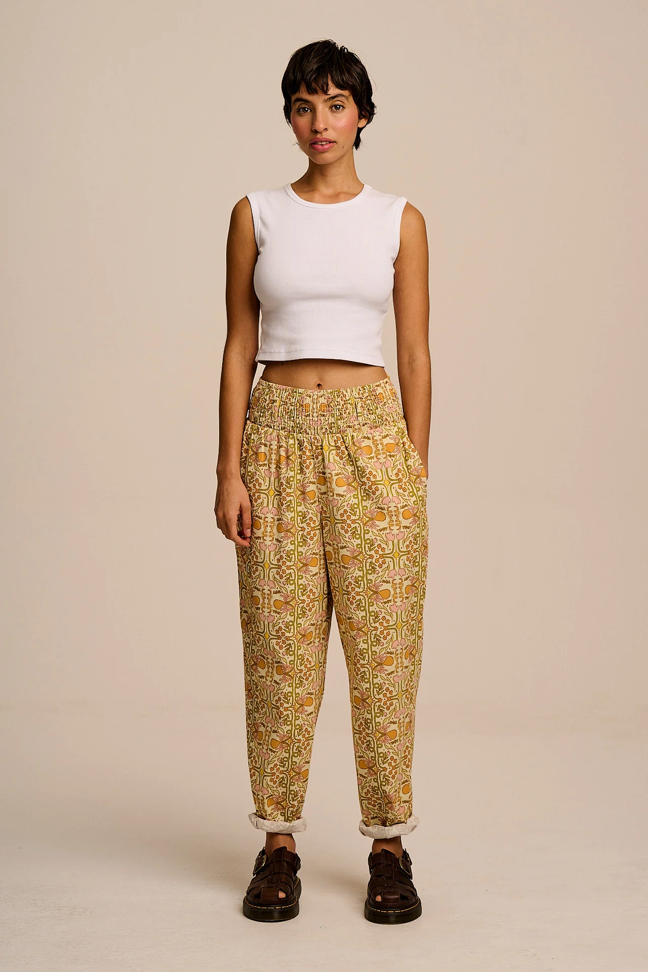 L.E Alexa - Cotton Trousers in Graphics and Grain Artist & Yak - Image 4