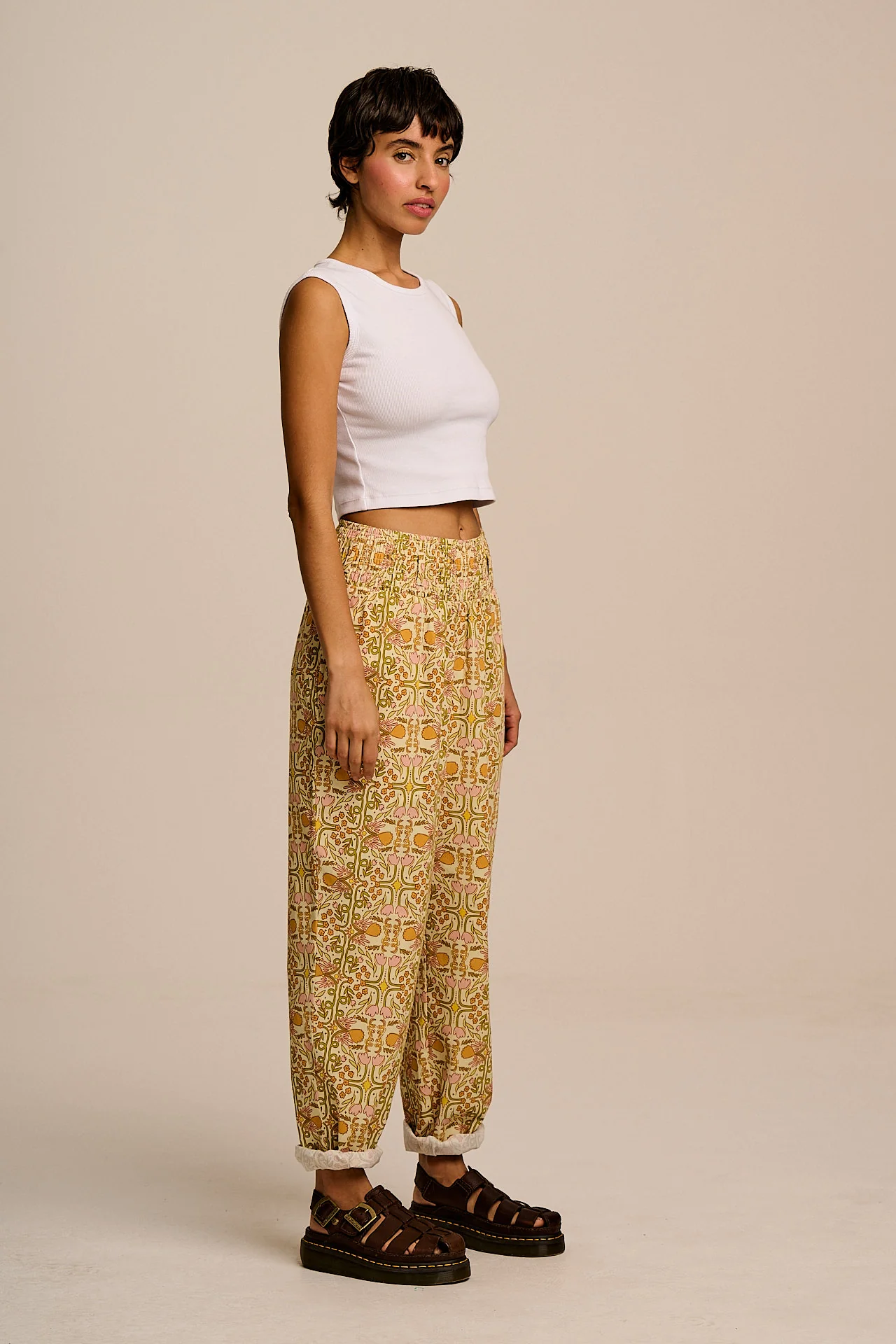L.E Alexa - Cotton Trousers in Graphics and Grain Artist & Yak - Image 5