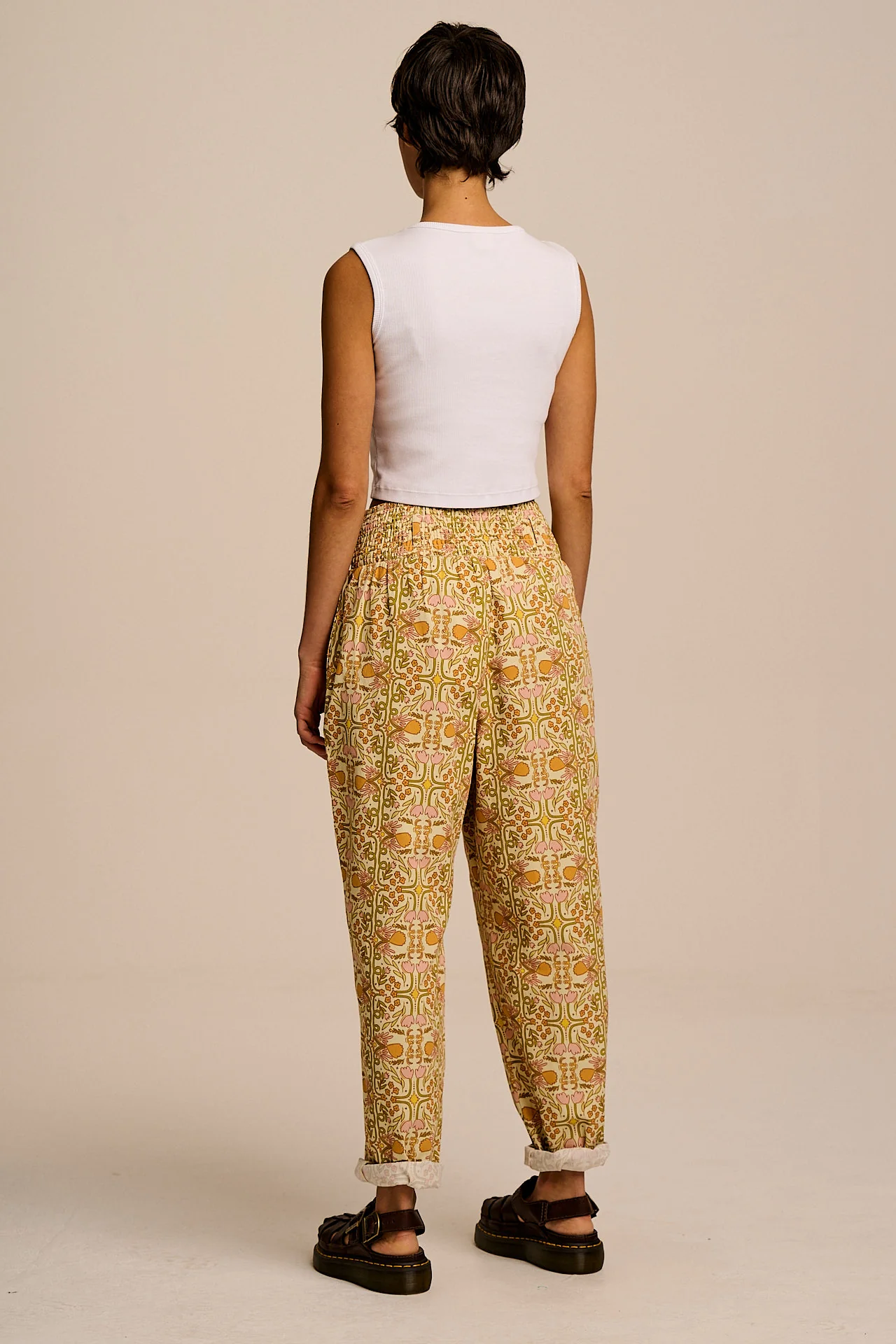 L.E Alexa - Cotton Trousers in Graphics and Grain Artist & Yak - Image 6